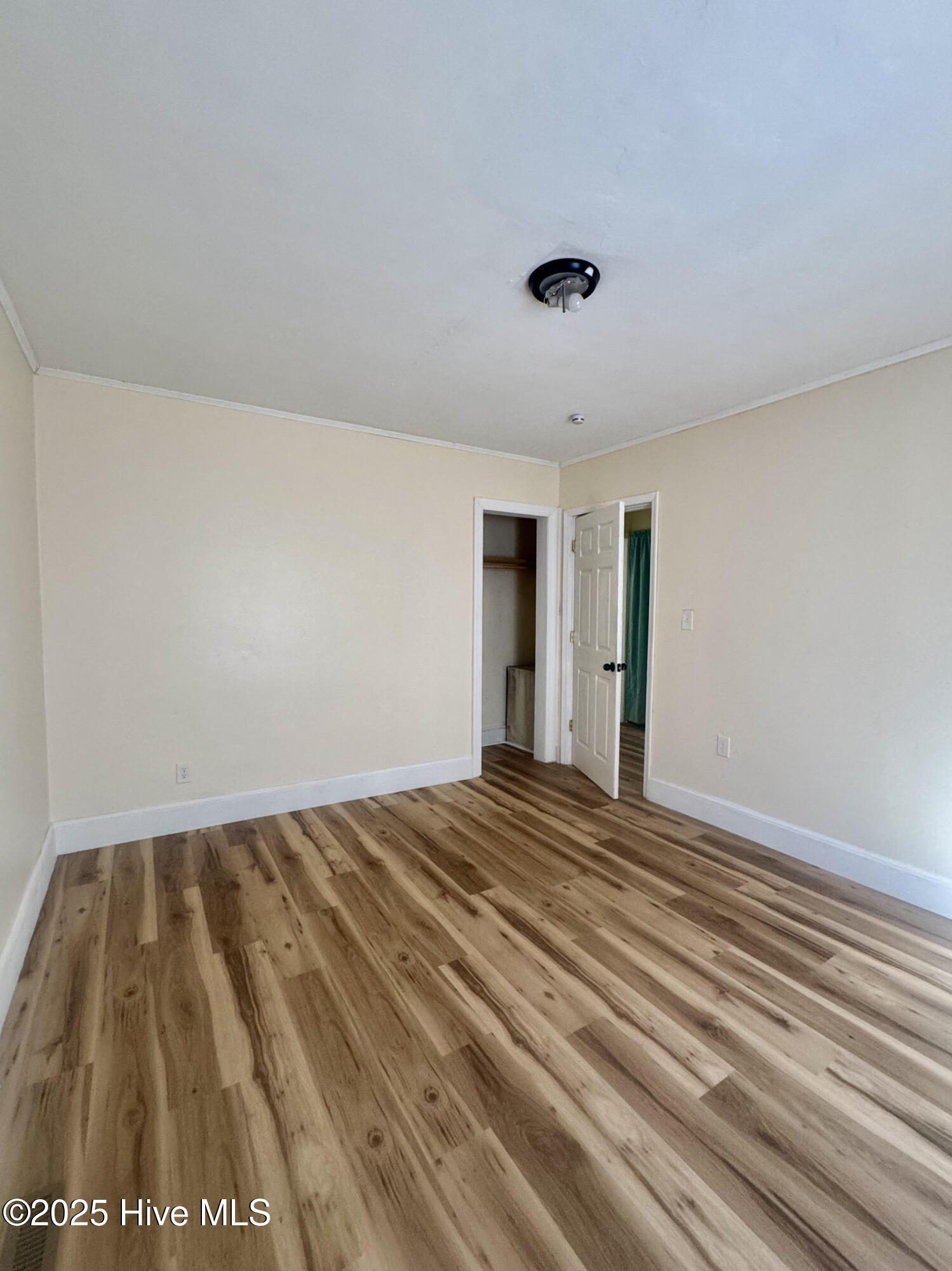 100546929 | Photo 12