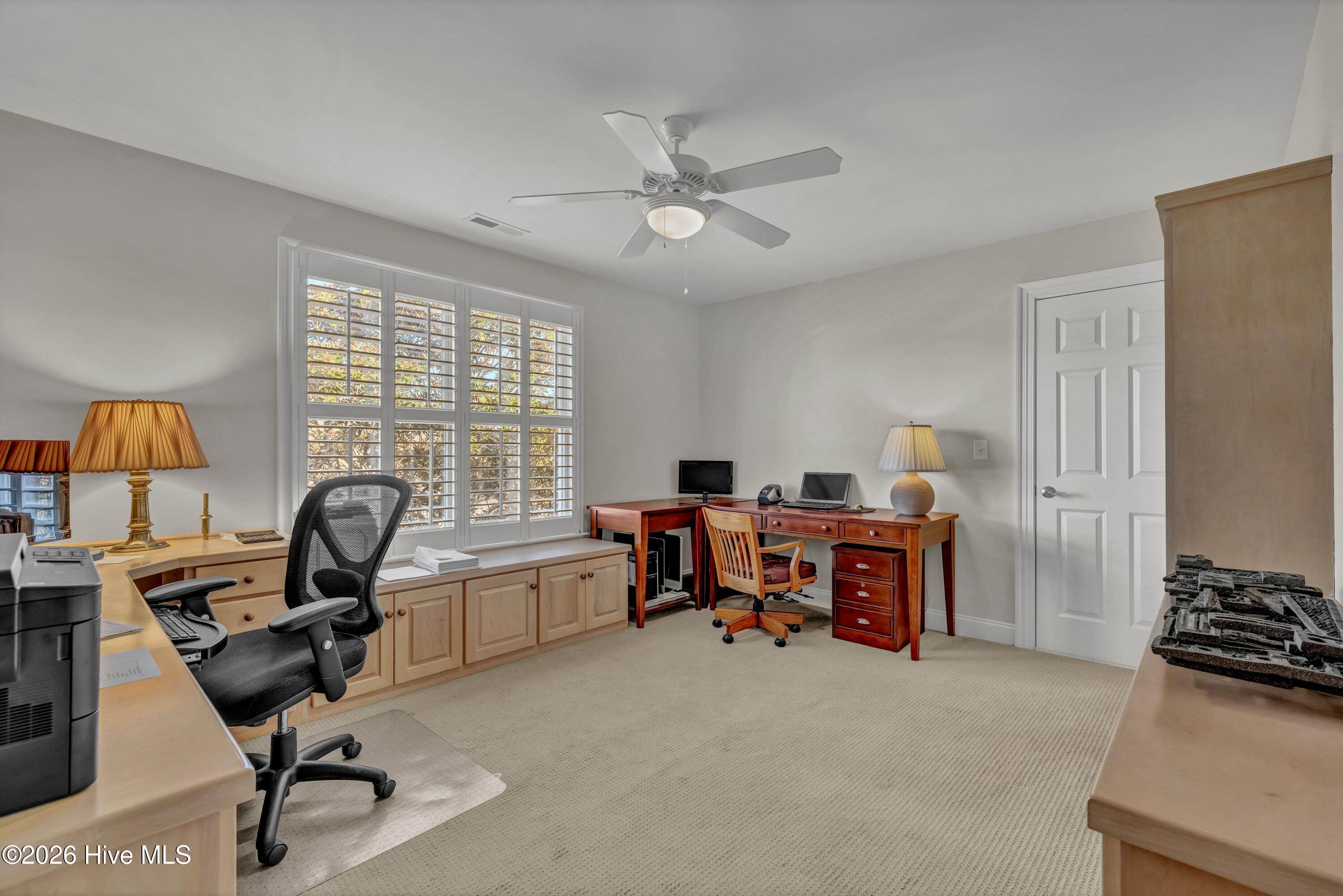 100554870 | Photo 31