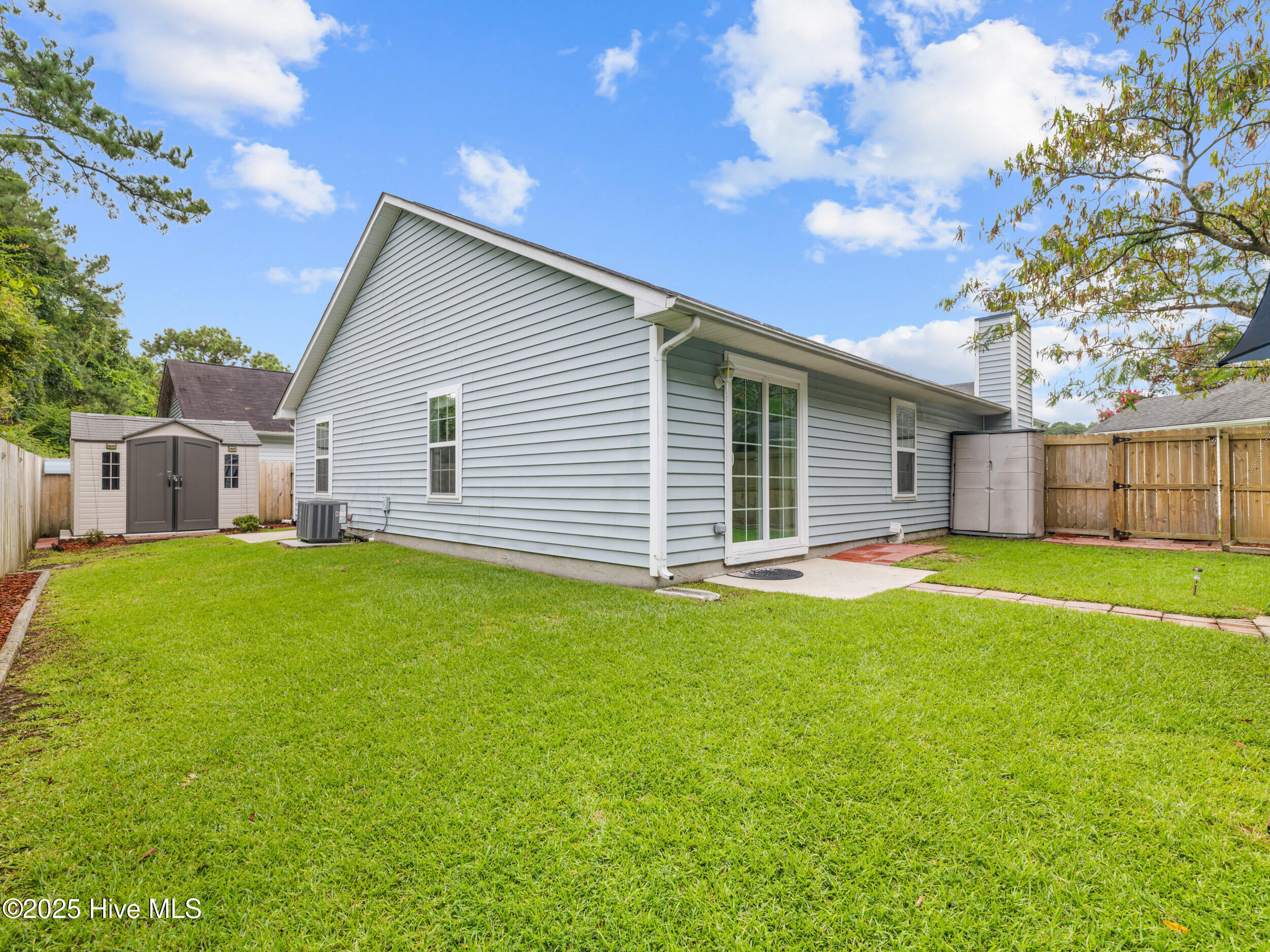 100543442 | Photo 32