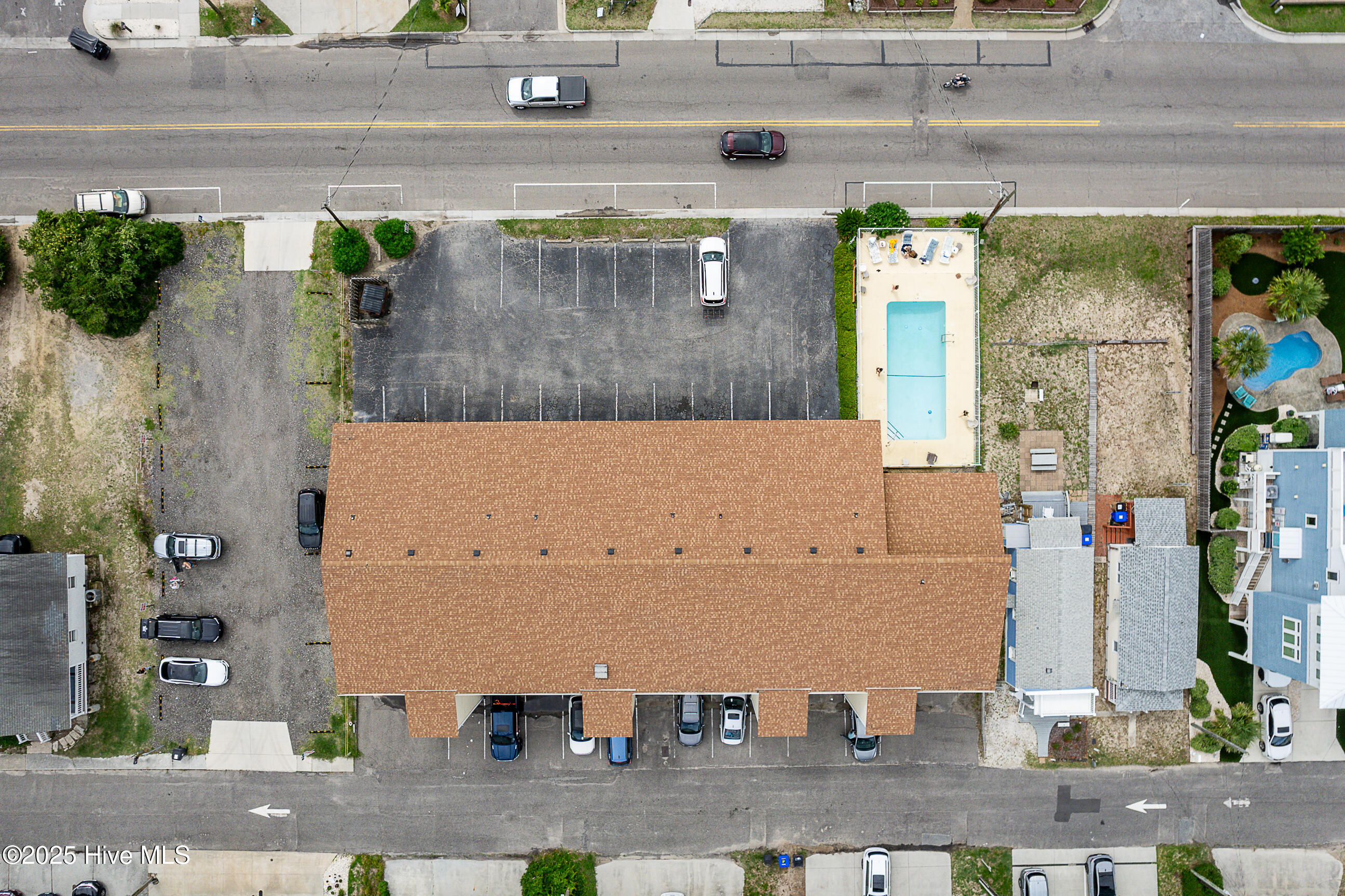 100514890 | Photo 25