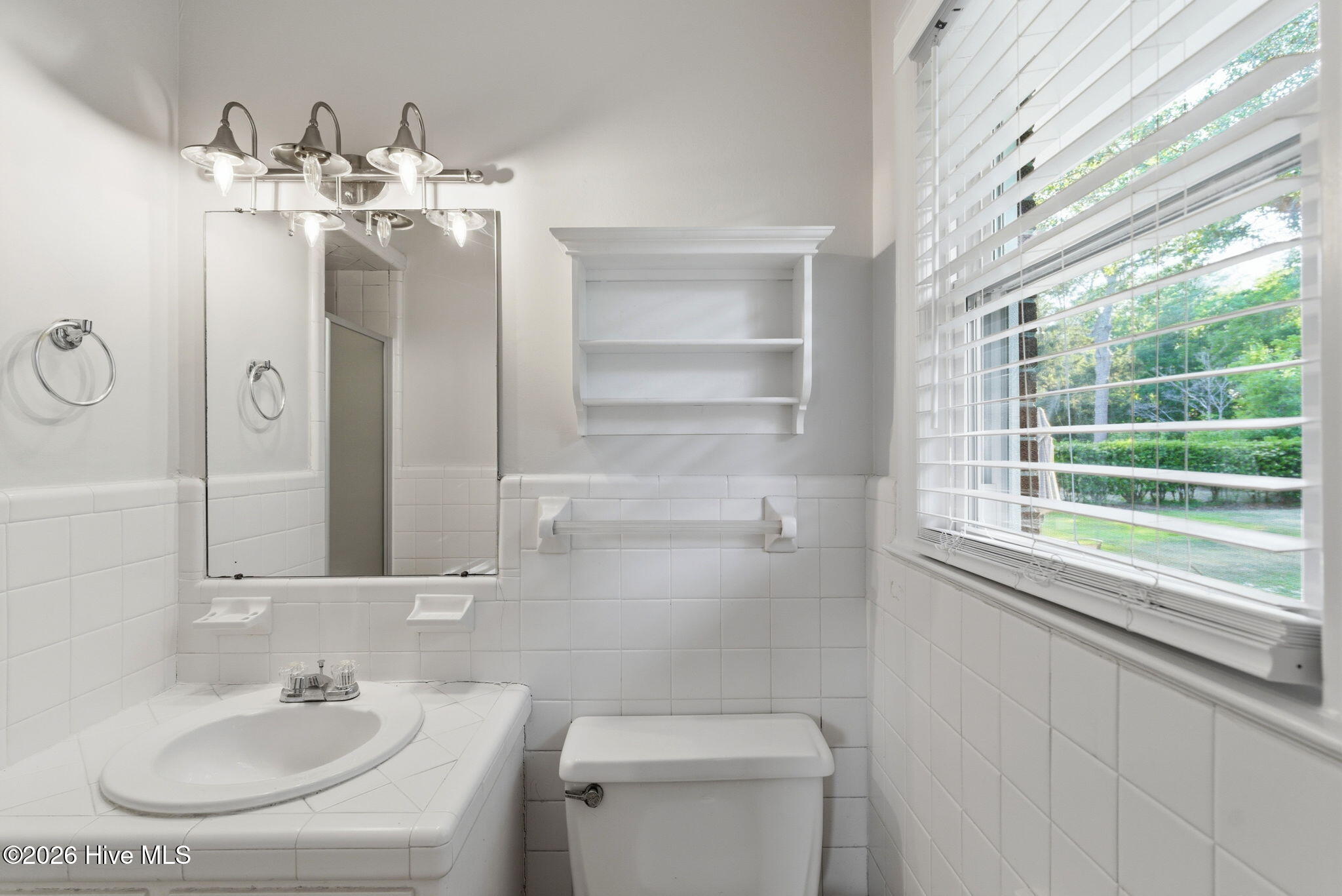 100569519 | Photo 27