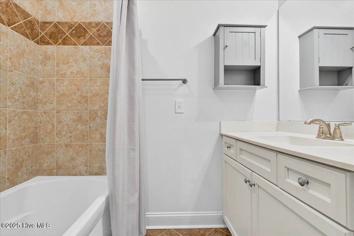 100530604 | Photo 74