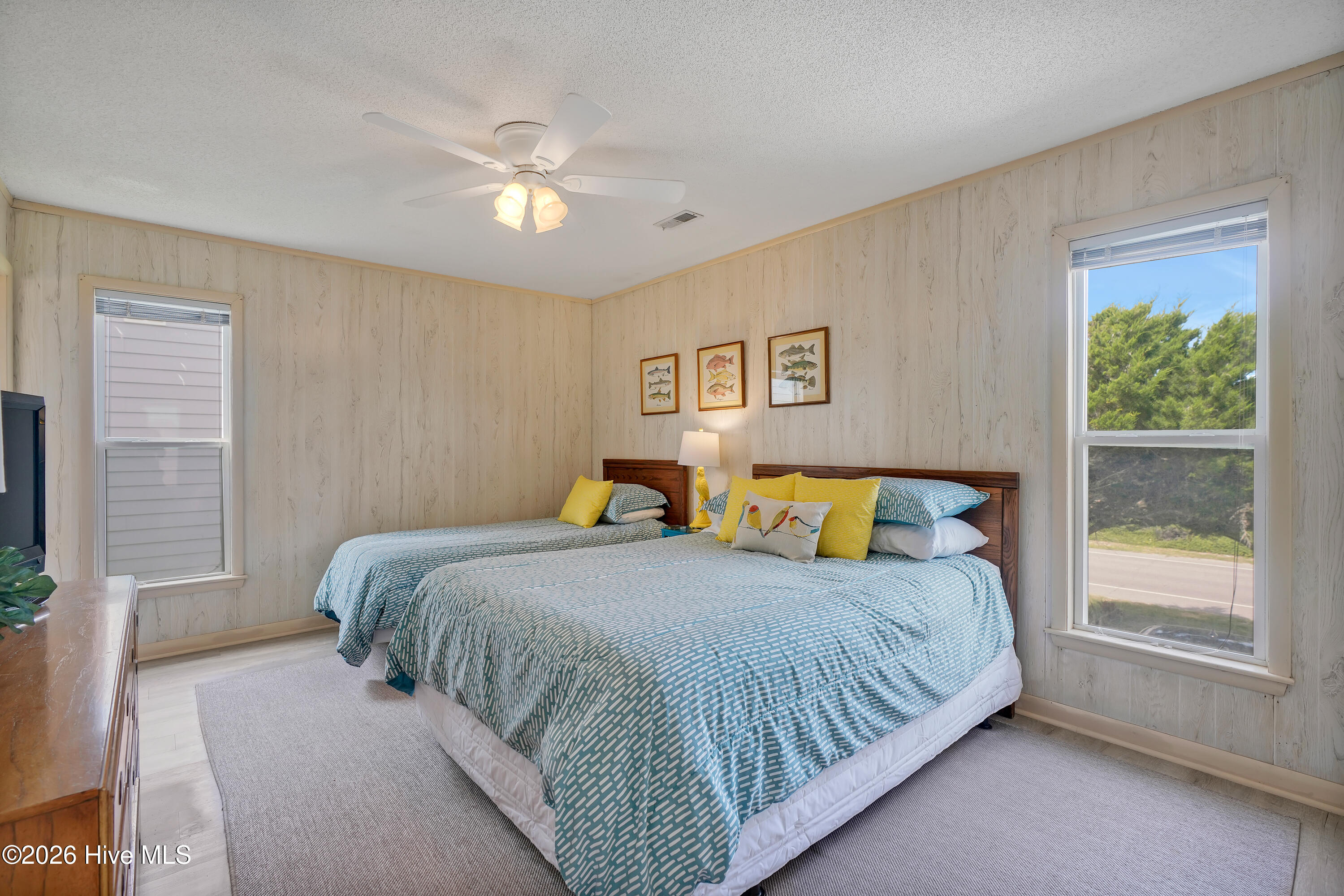 100554834 | Photo 20