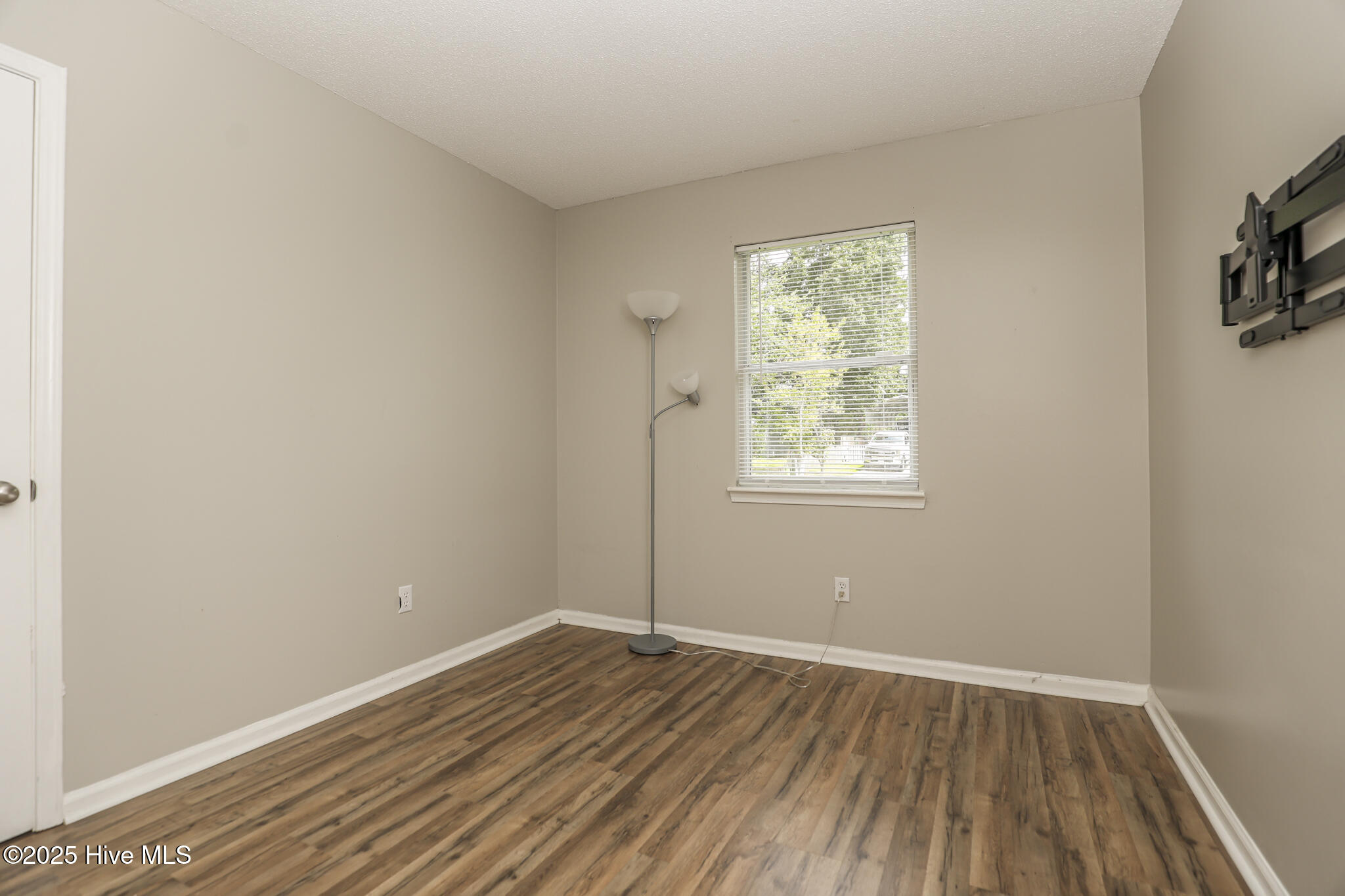 100527829 | Photo 12