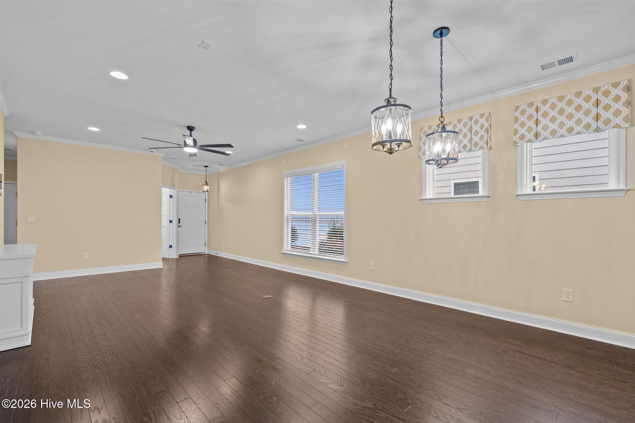 100525242 | Photo 15