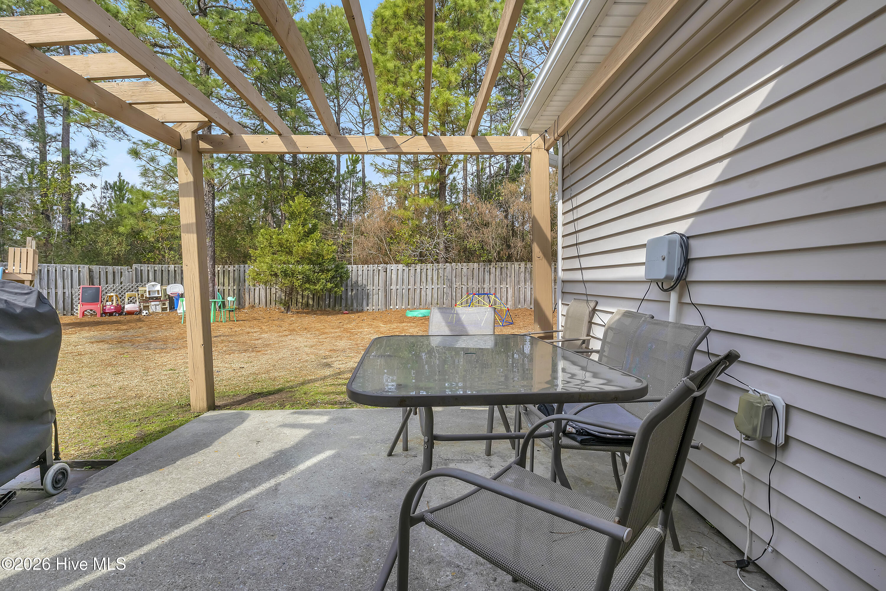 100556302 | Photo 25