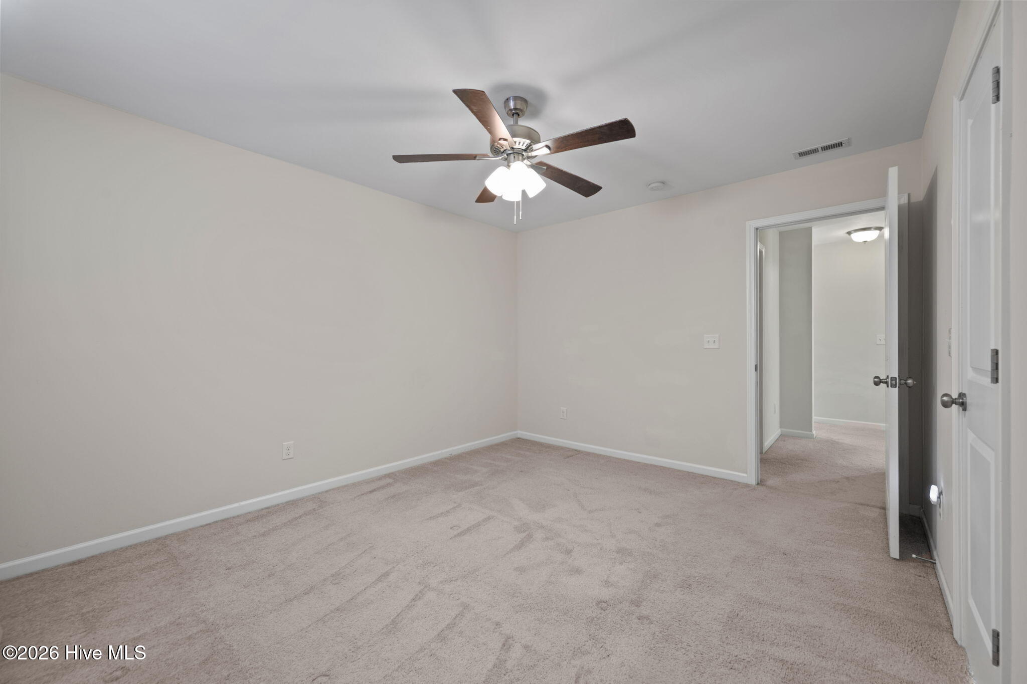 100555792 | Photo 27