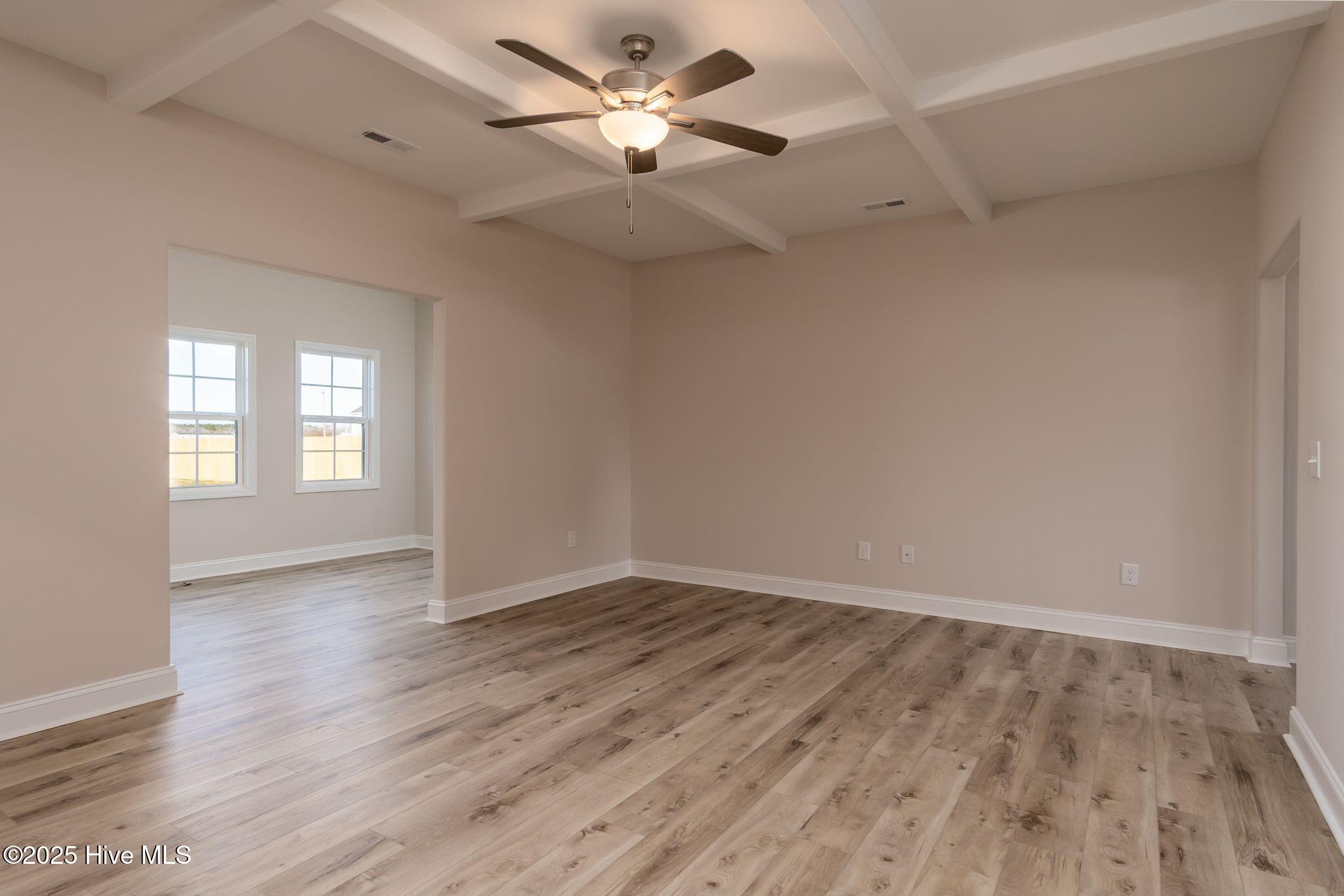 100531003 | Photo 13