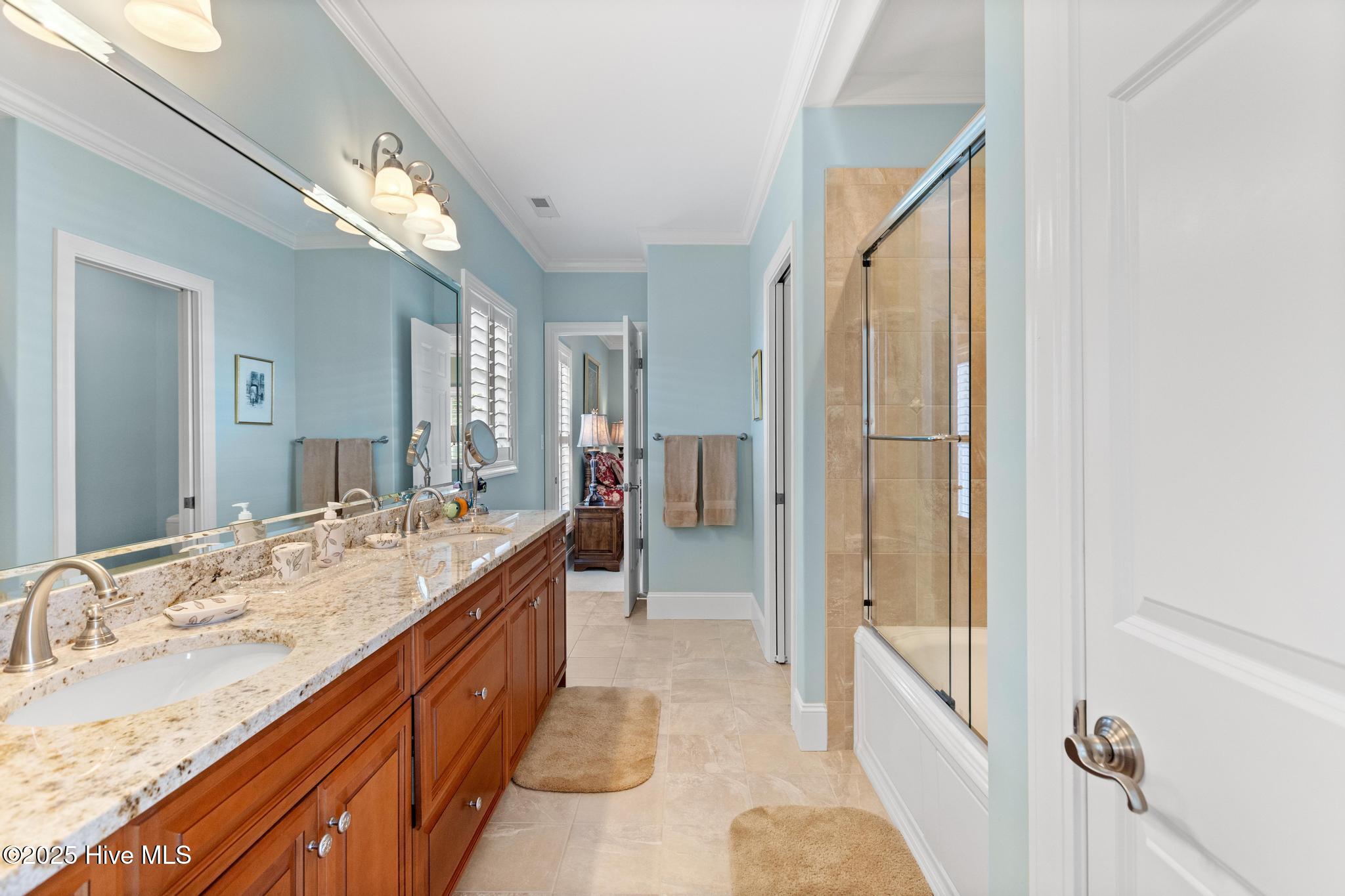 100567588 | Photo 37