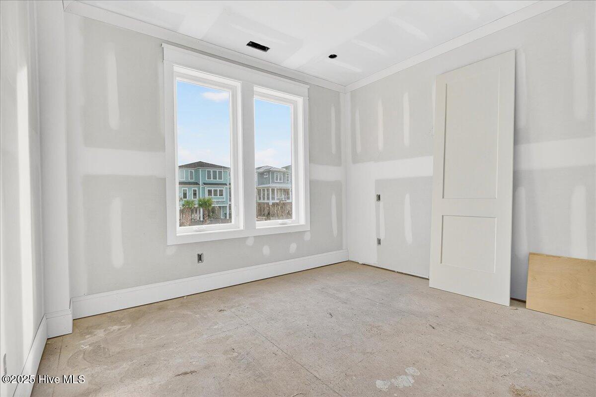 100543300 | Photo 24