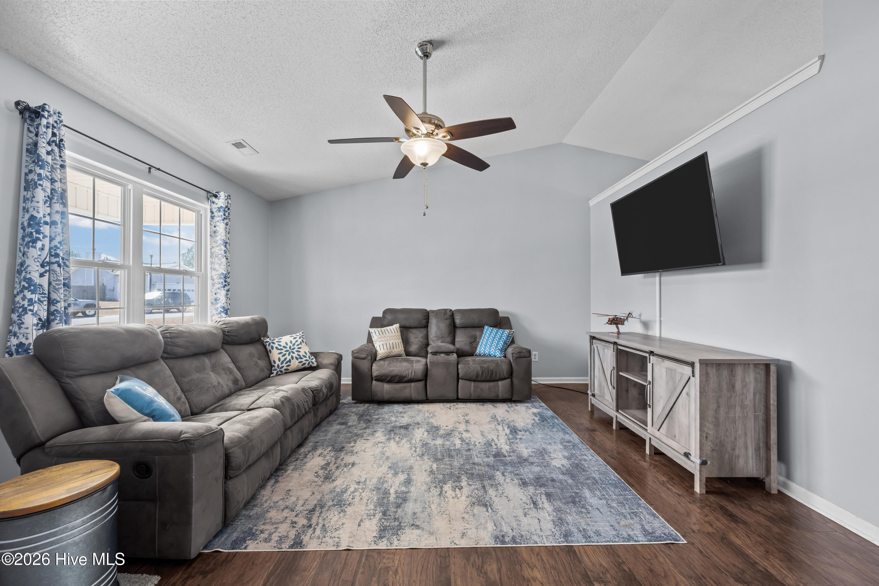 100556999 | Photo 12