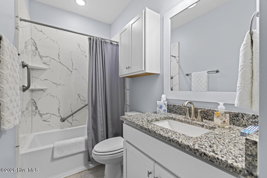 100569844 | Photo 48