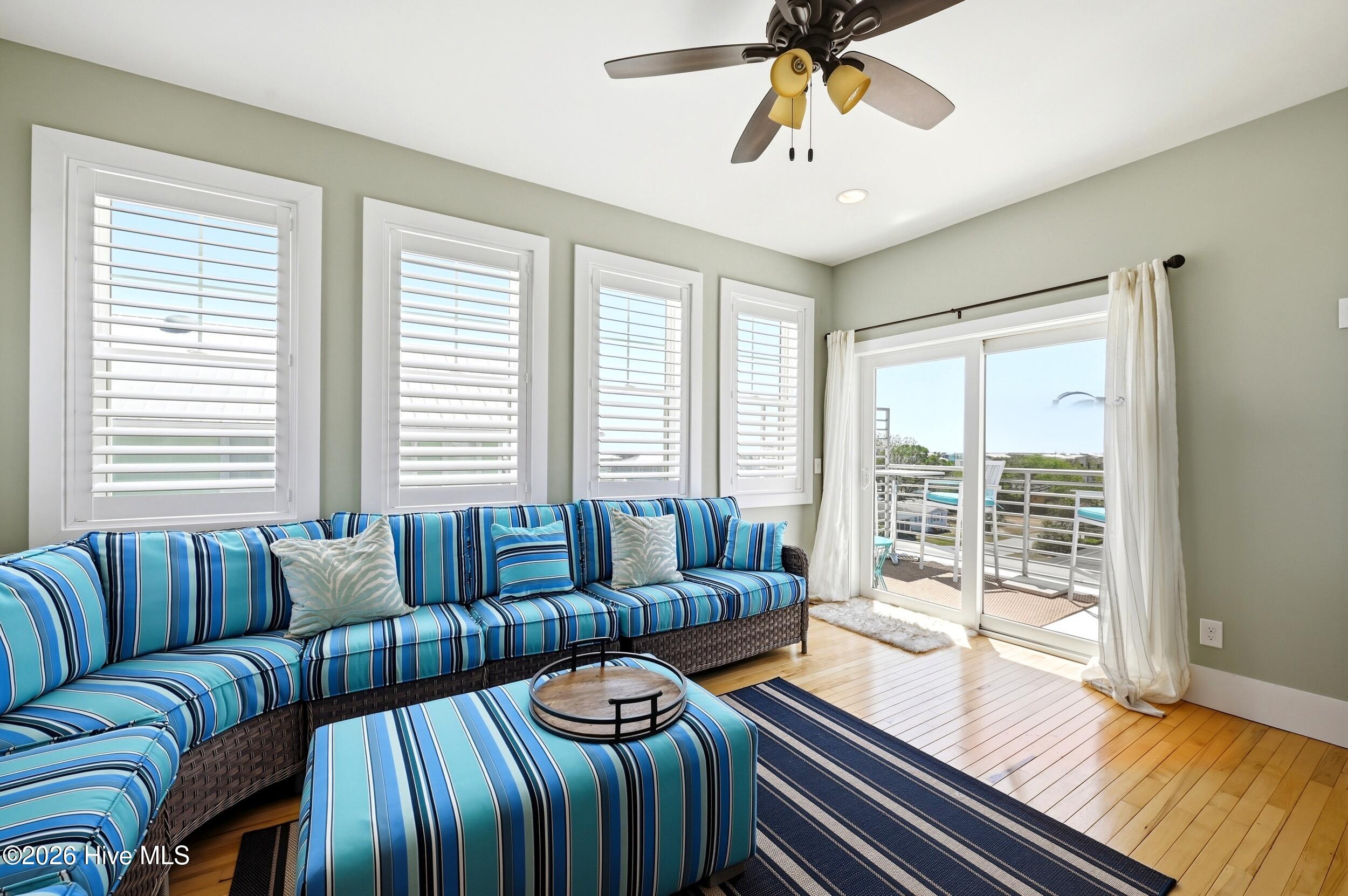 100568408 | Photo 31