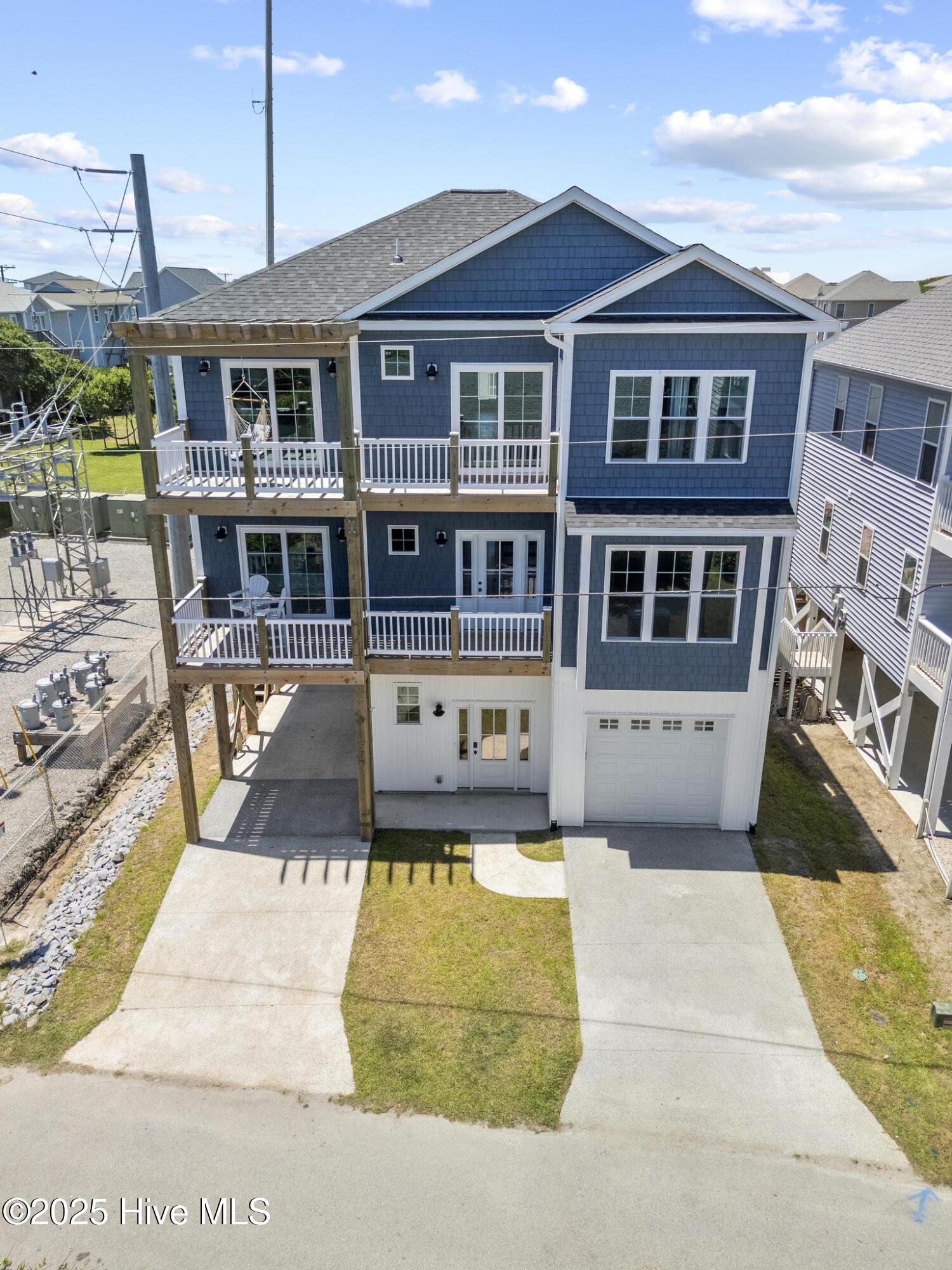 100498543 | Photo 141