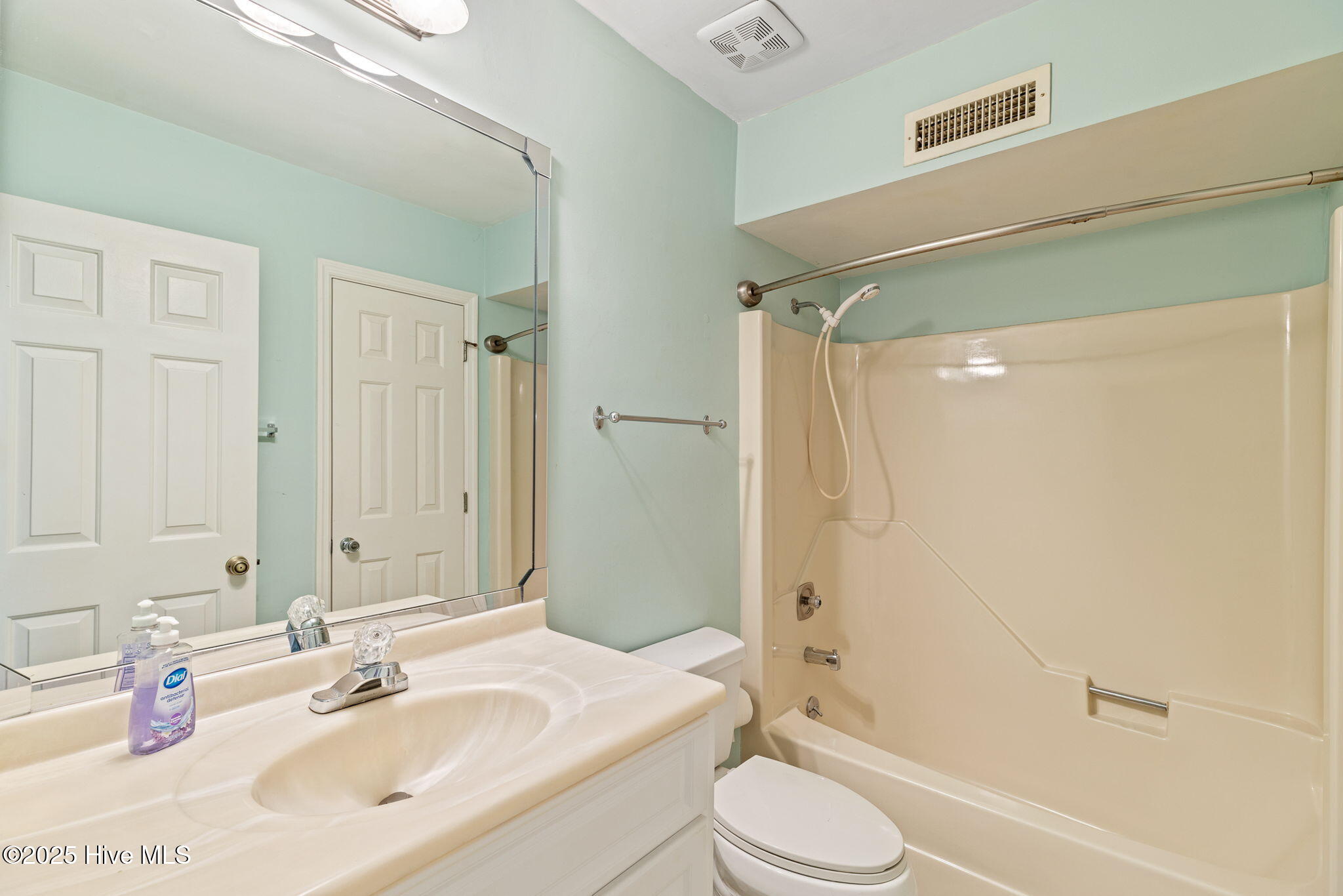 100535092 | Photo 23