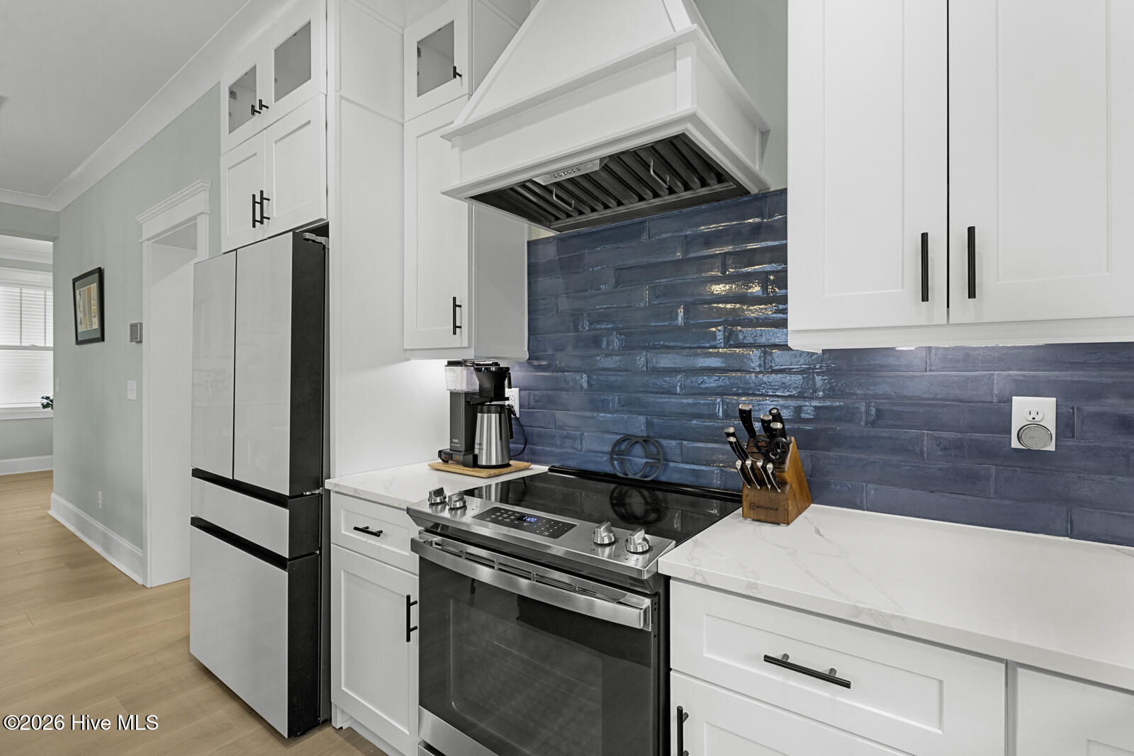 100557738 | Photo 15