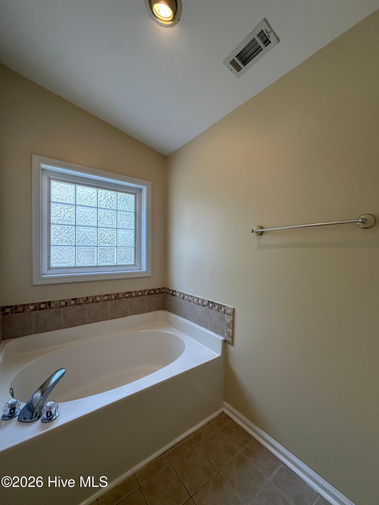 100564152 | Photo 26