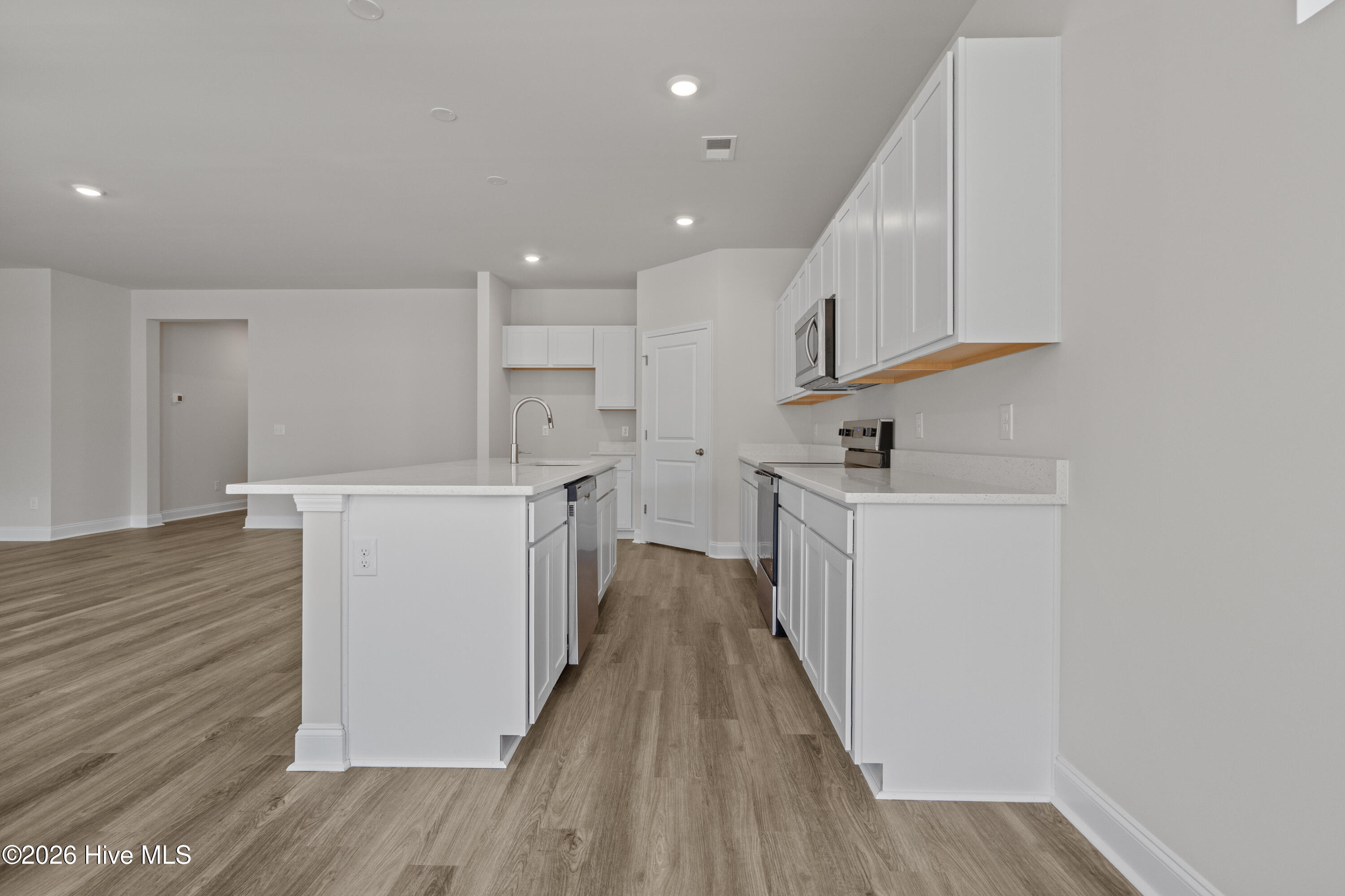 100554754 | Photo 16