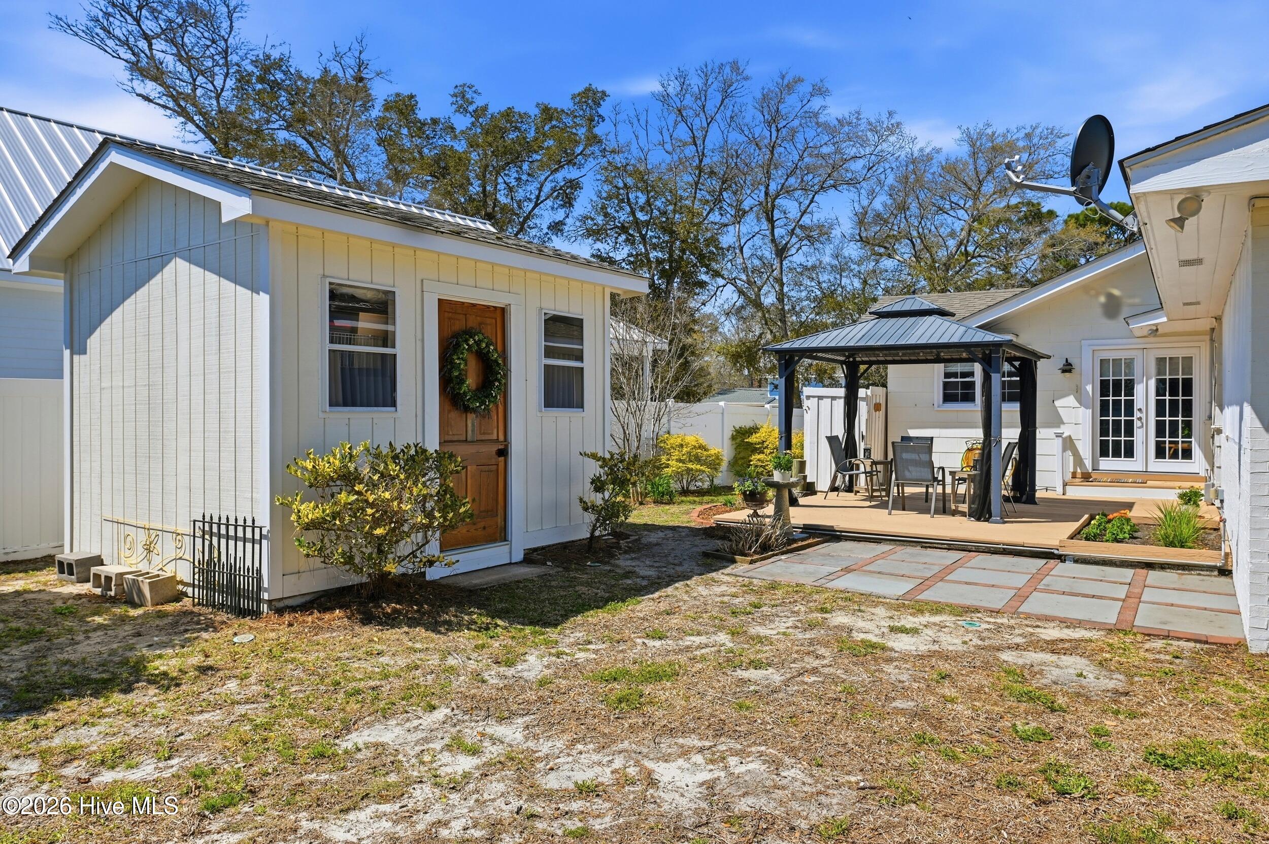 100570502 | Photo 43