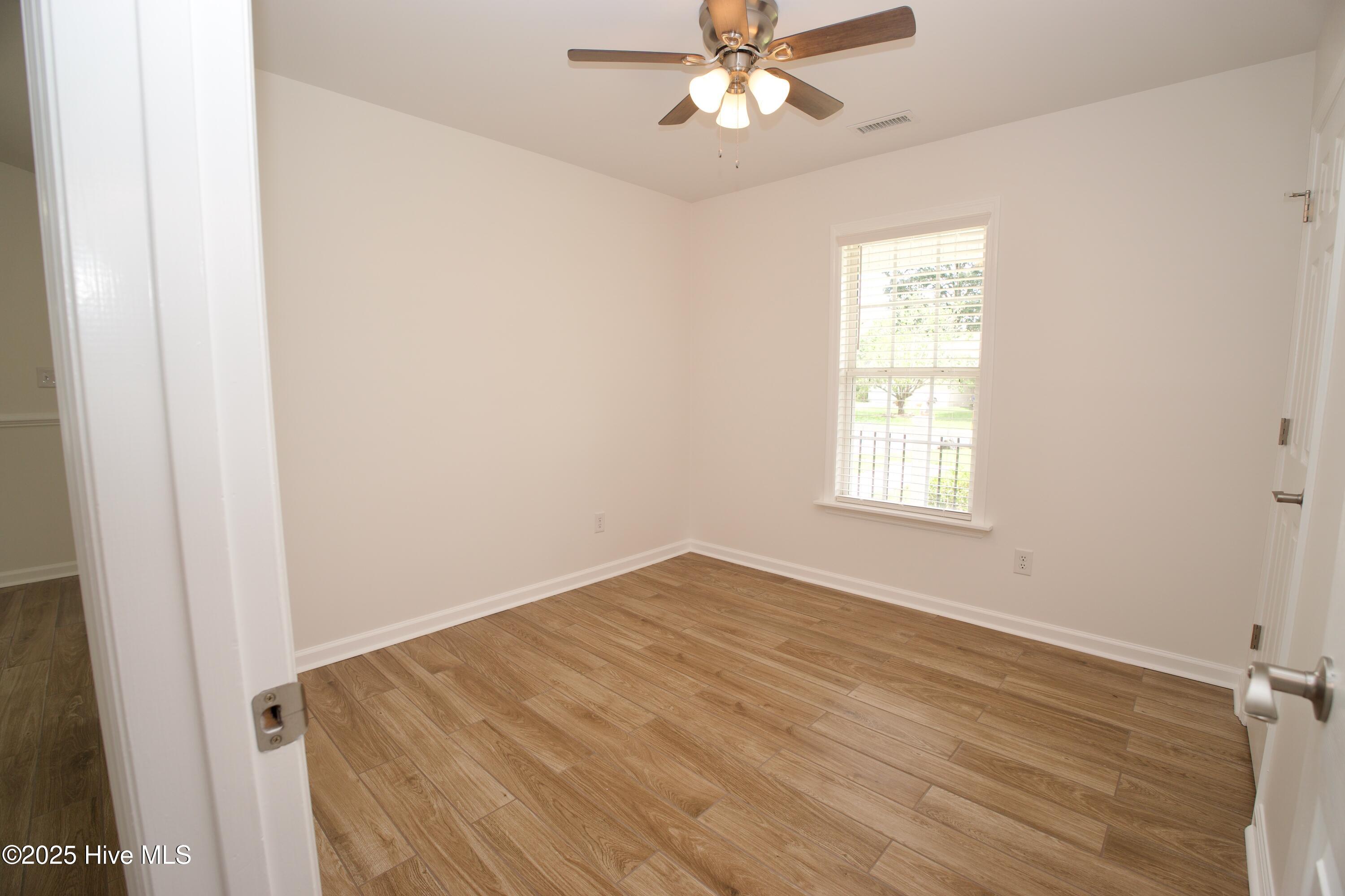 100527332 | Photo 31