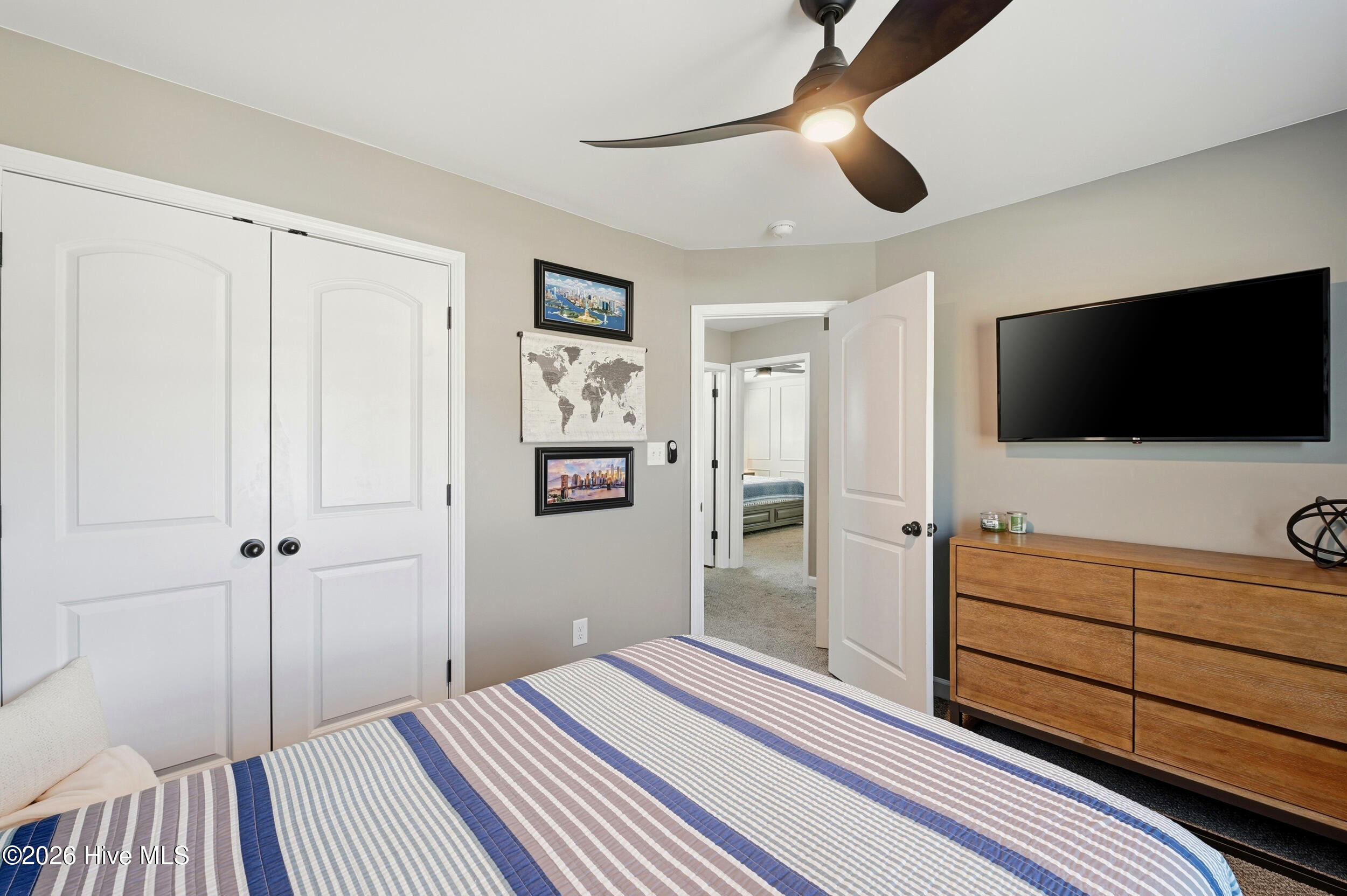 100555090 | Photo 24