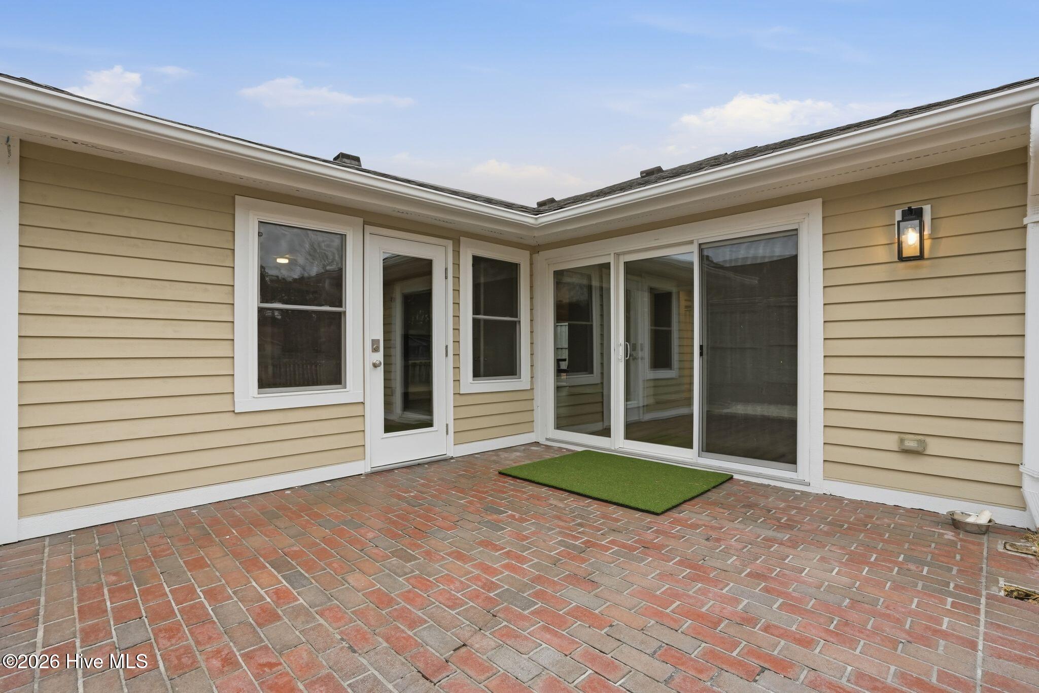 100555820 | Photo 44