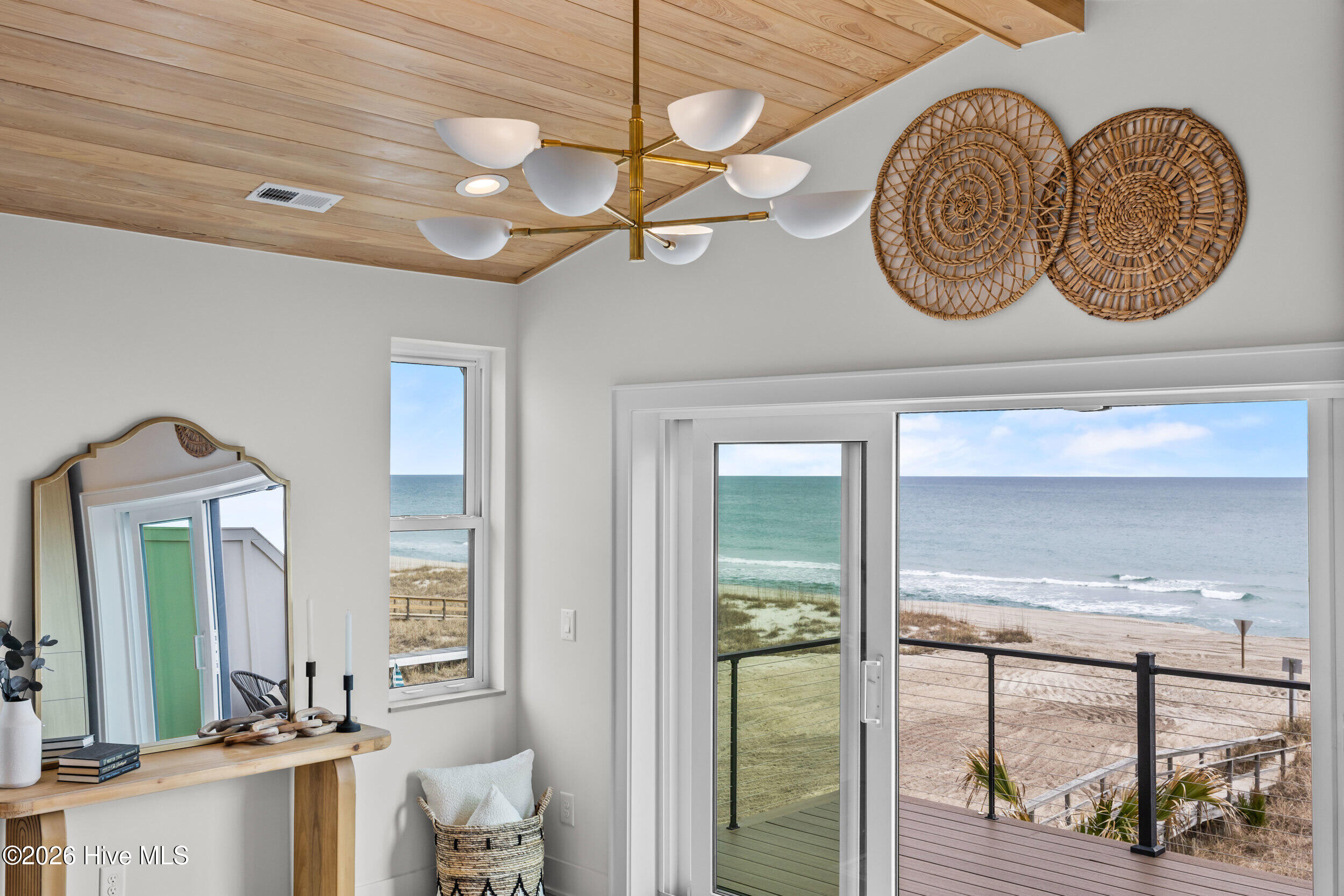 100557760 | Photo 30