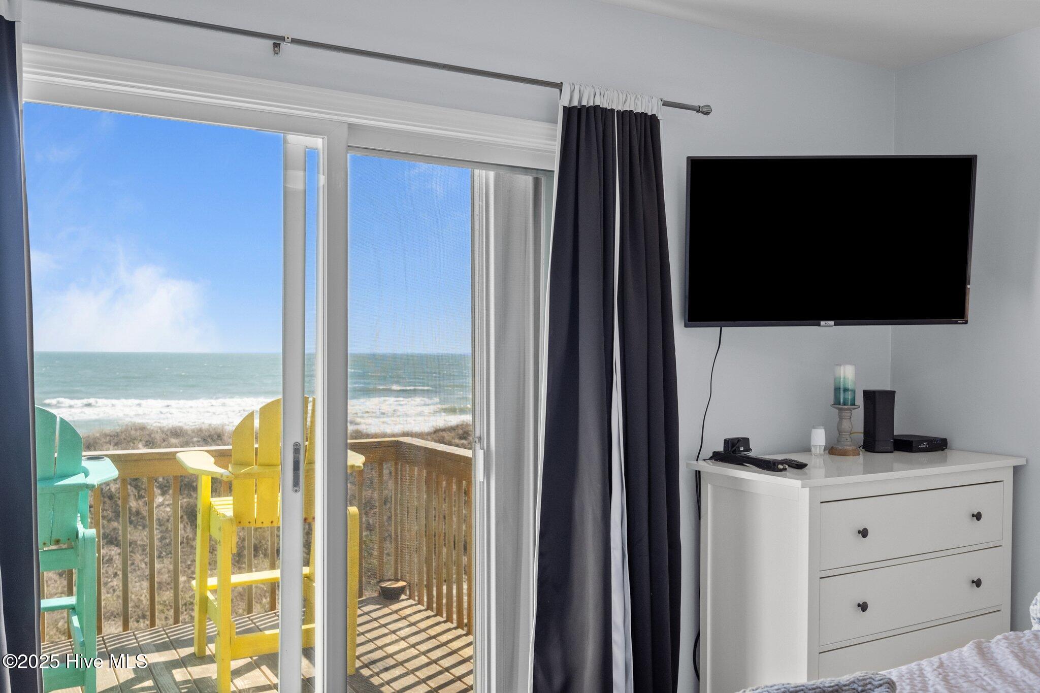 100493847 | Photo 23