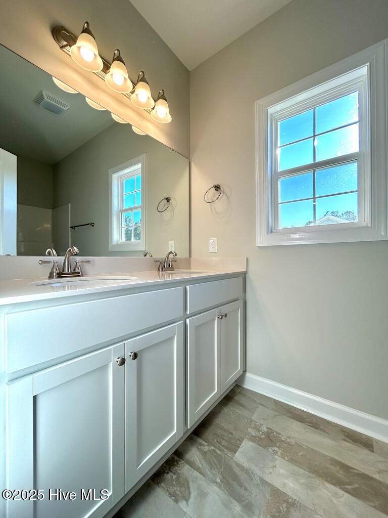 100538195 | Photo 30