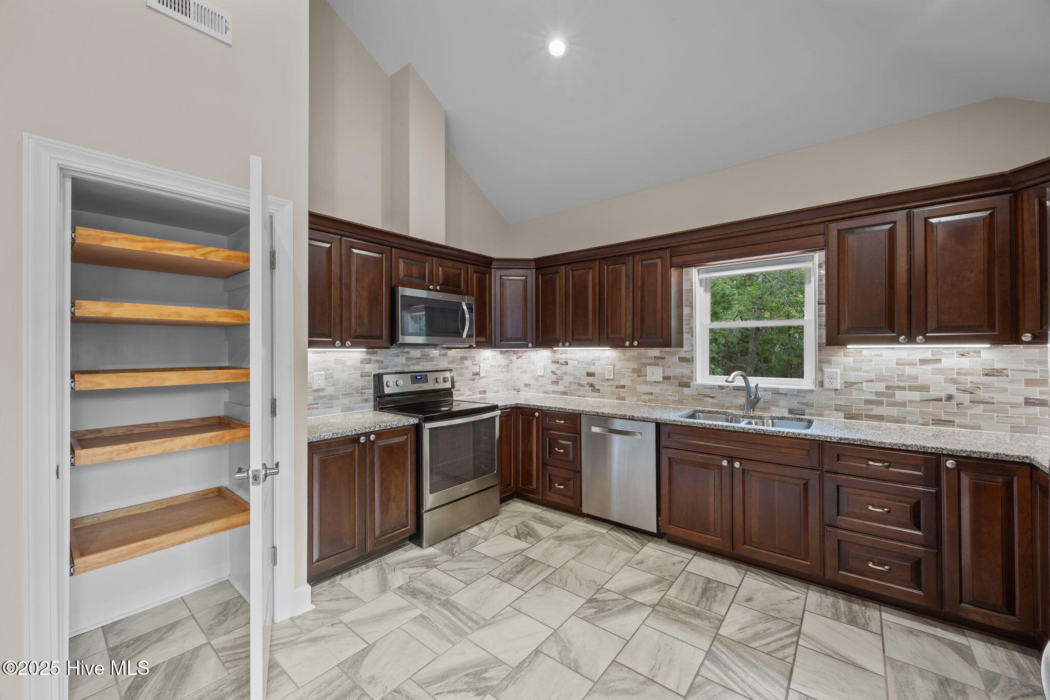 402 Whittaker Point Road,Oriental