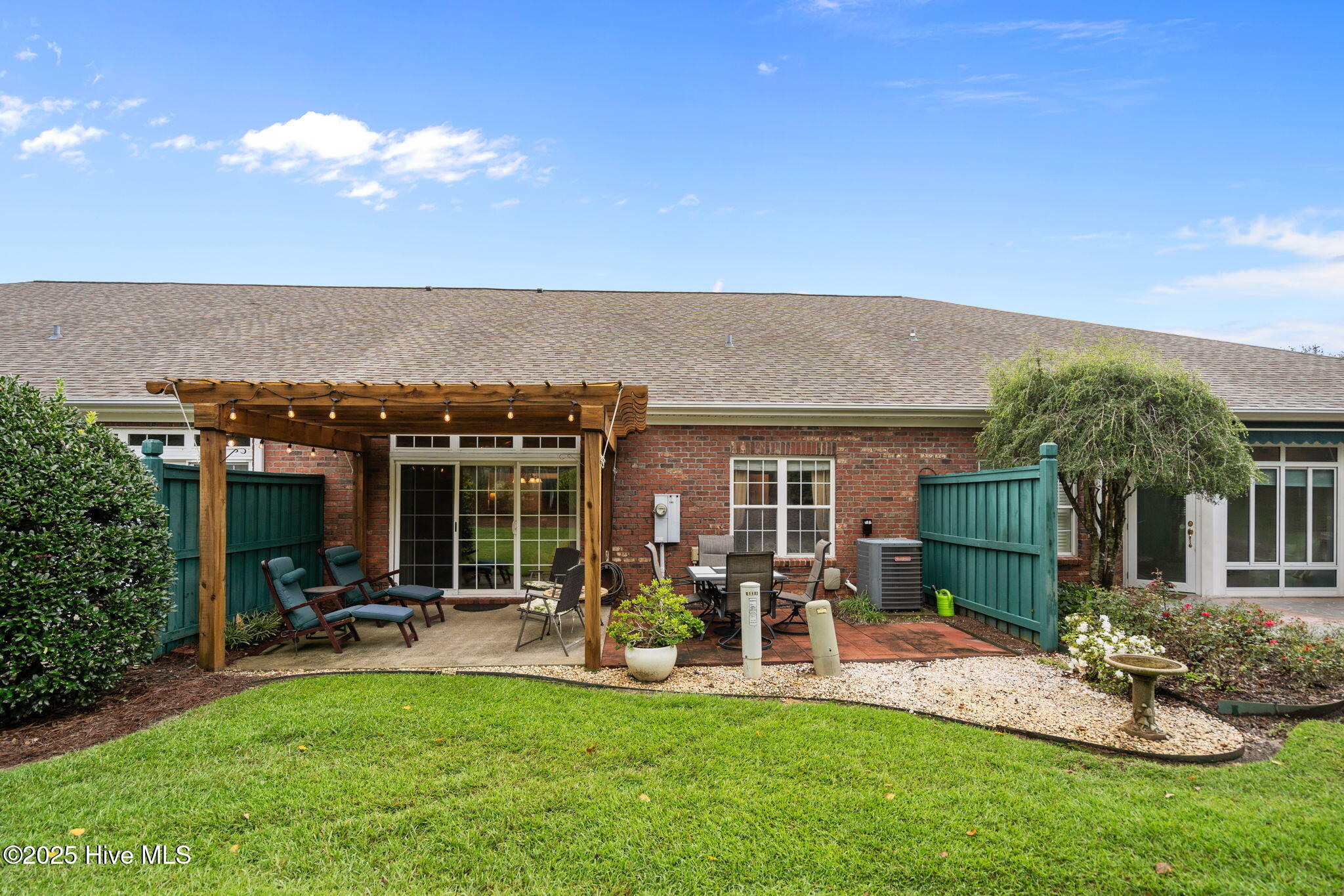 100528475 | Photo 33