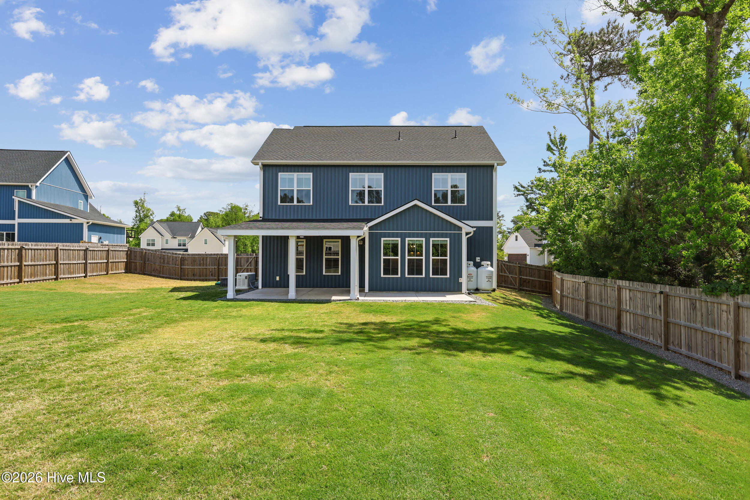 100570629 | Photo 50