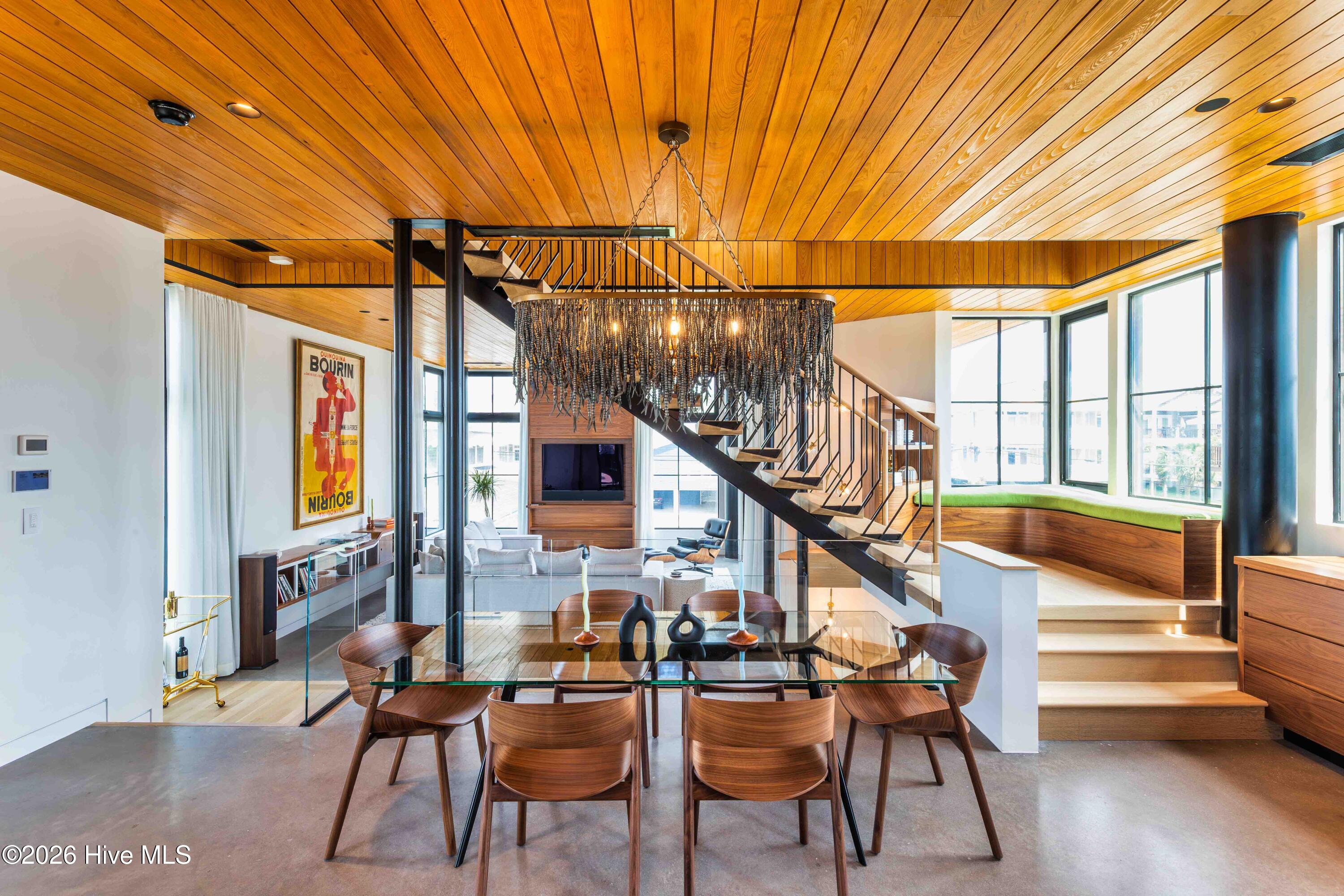 100554163 | Photo 13