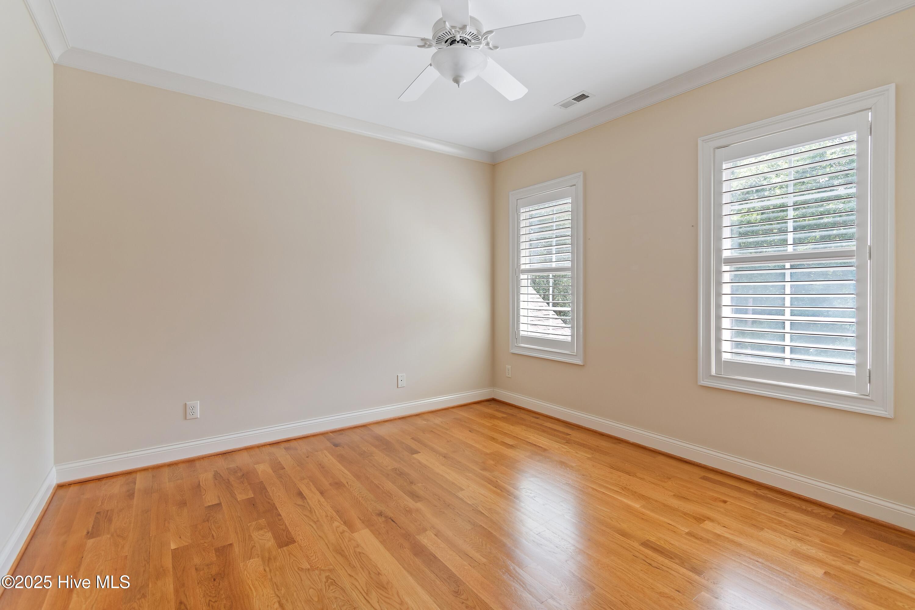 100526720 | Photo 27