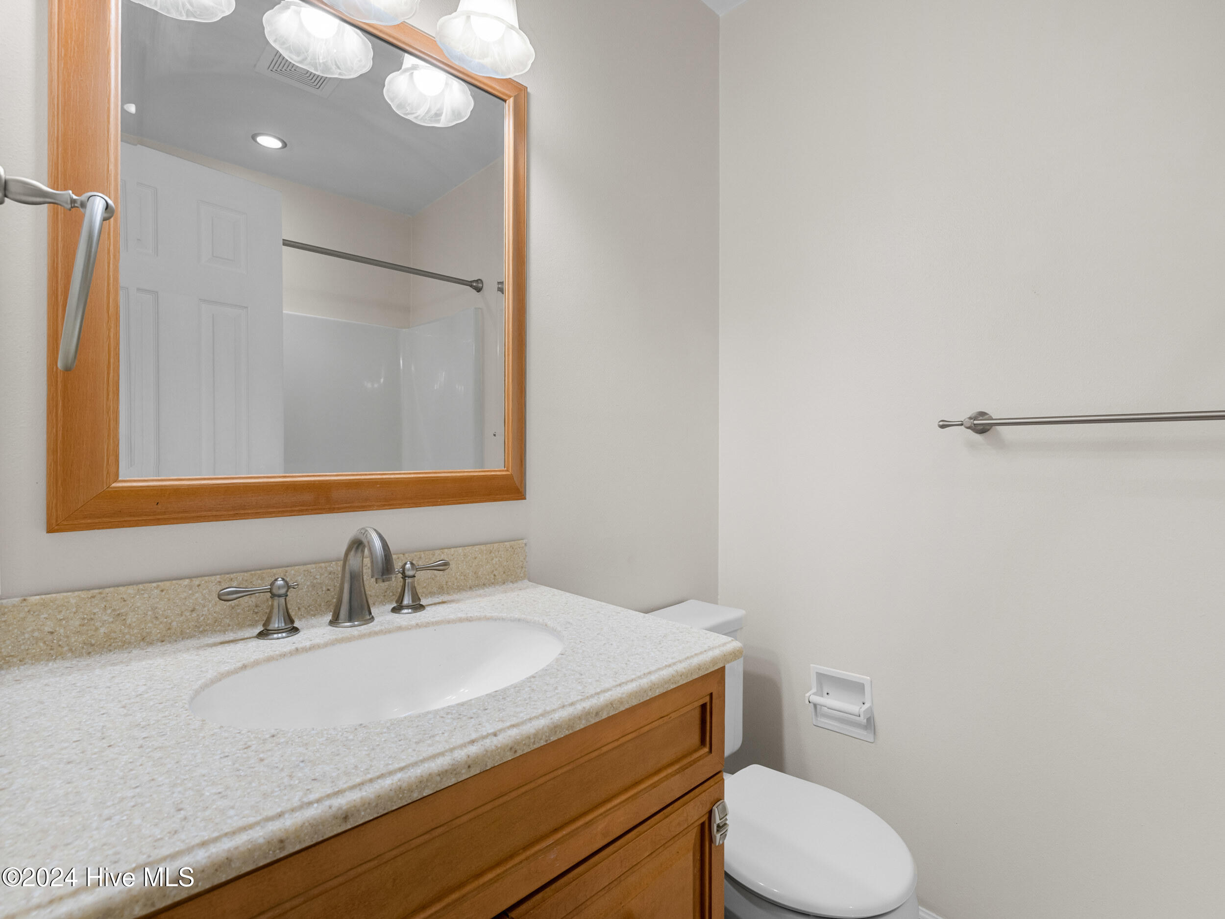 100558588 | Photo 14