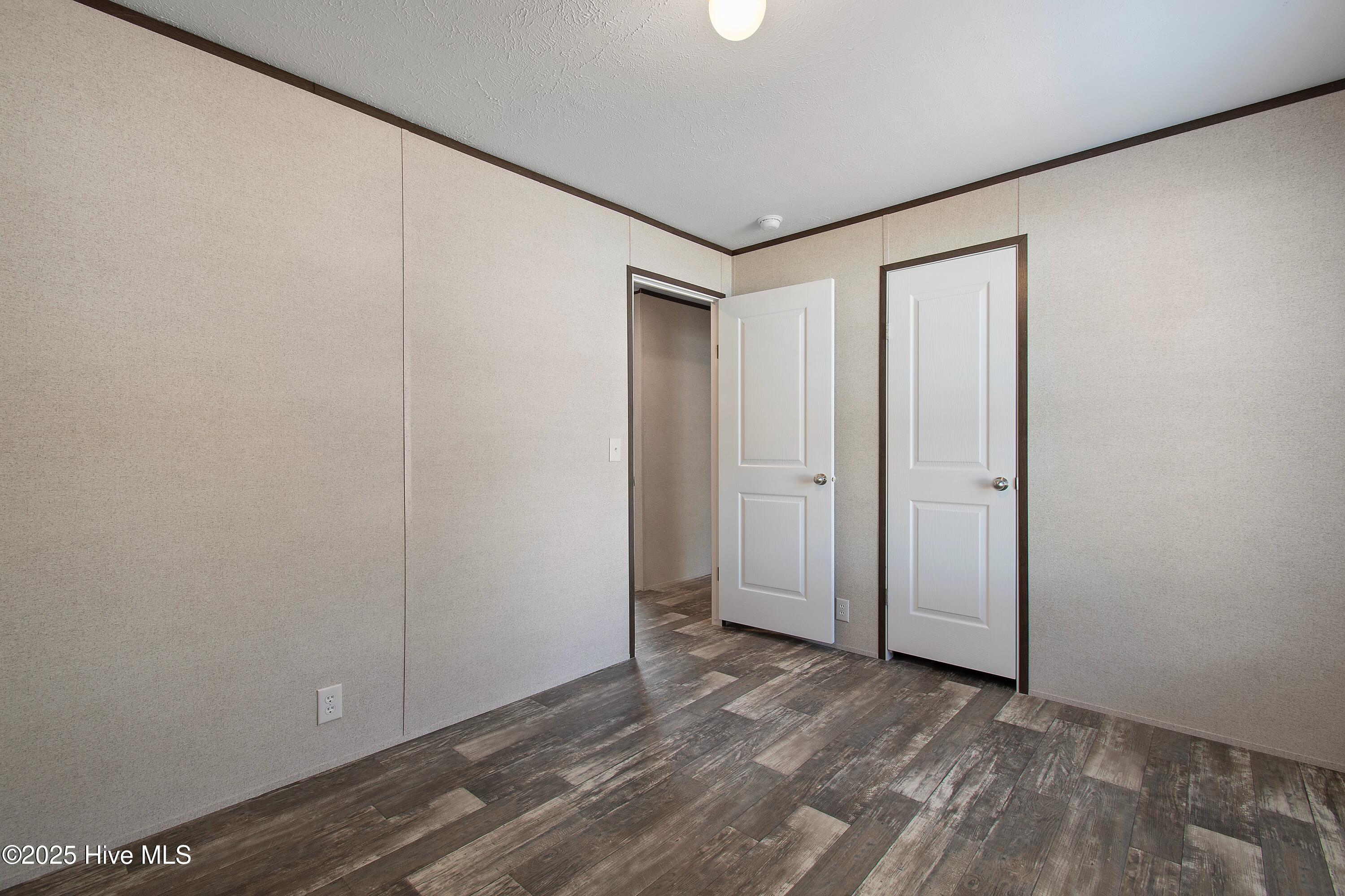 100542046 | Photo 22