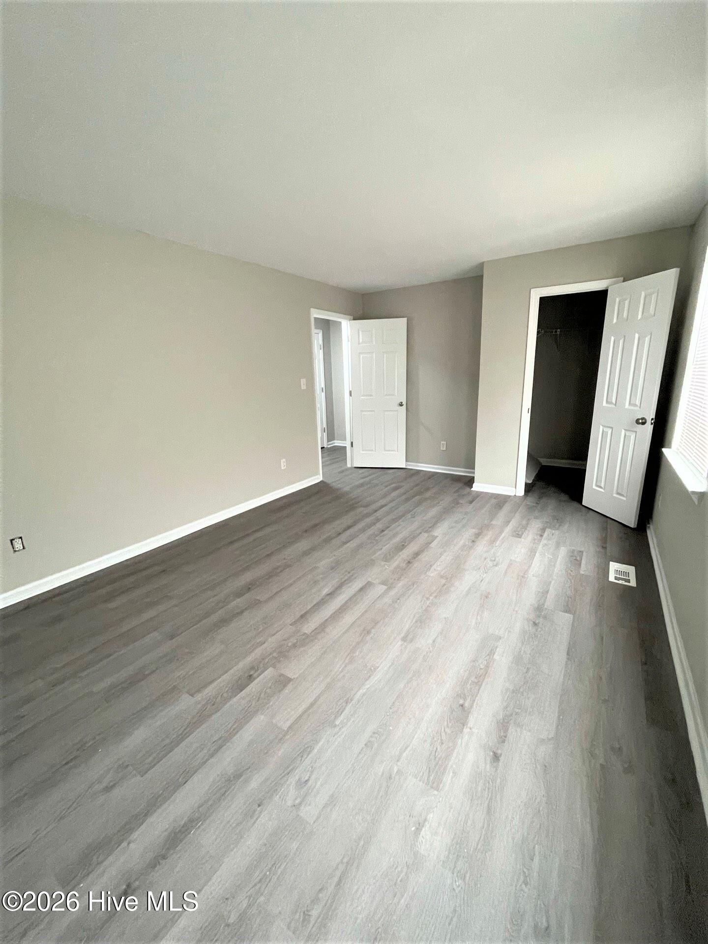 100566480 | Photo 12