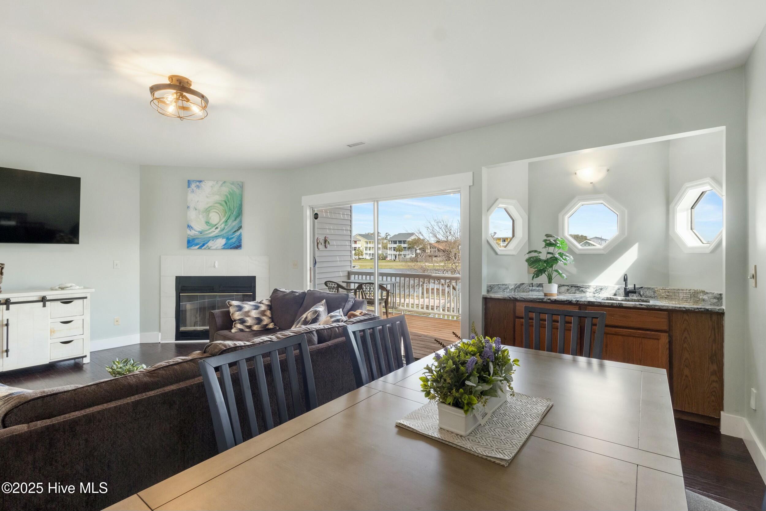 100552932 | Photo 14