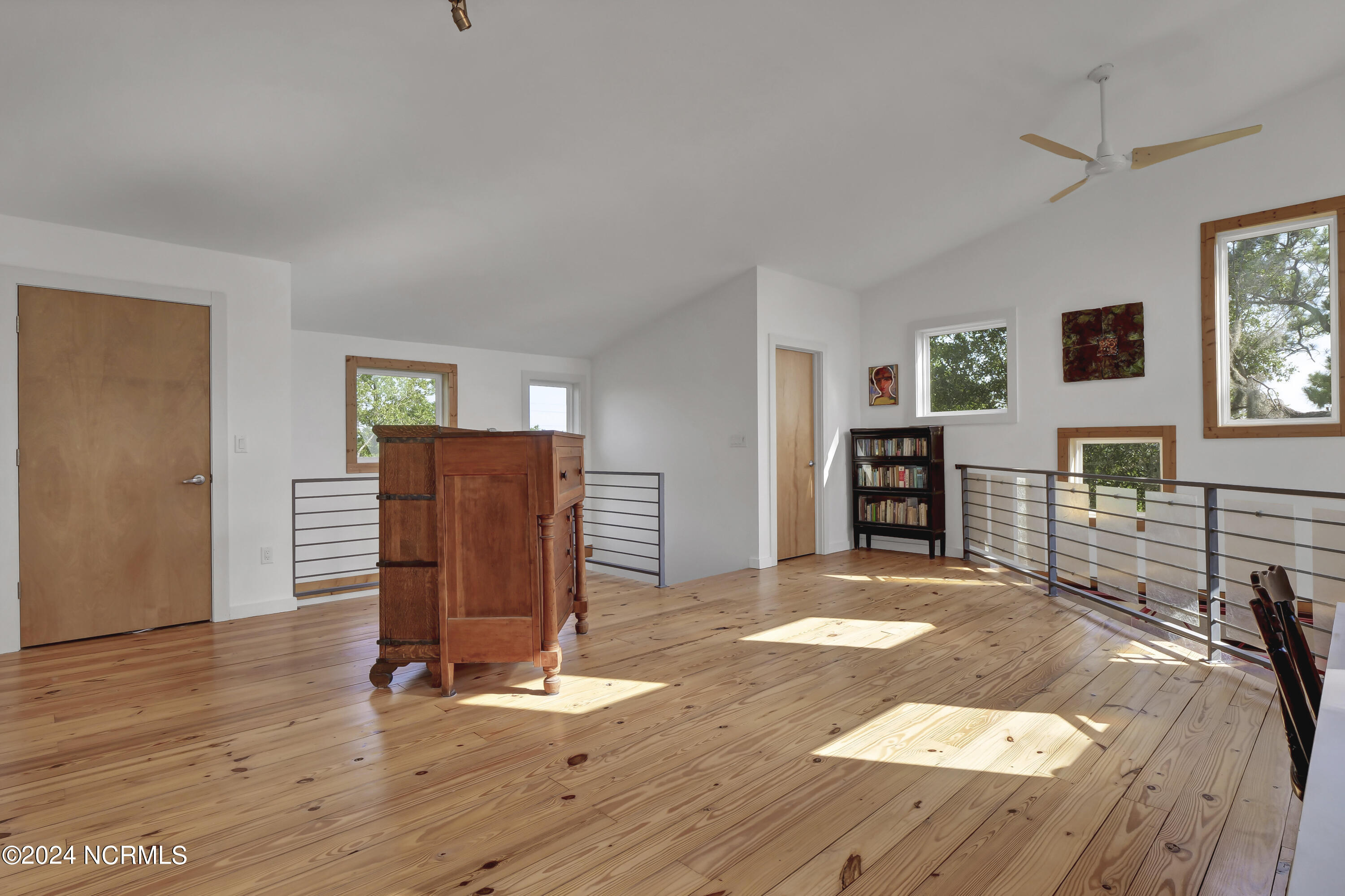 100552771 | Photo 44