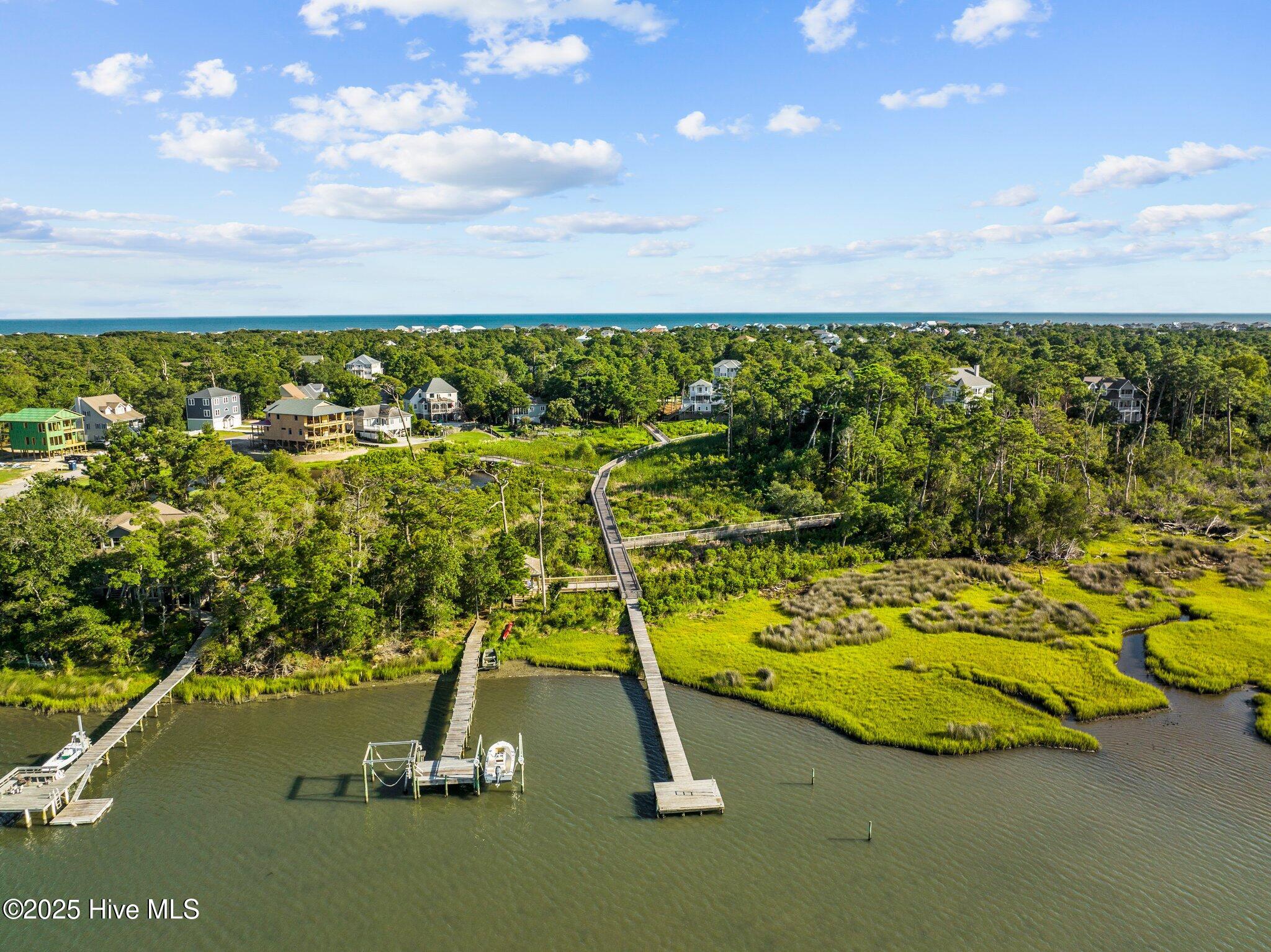 100558130 | Photo 64