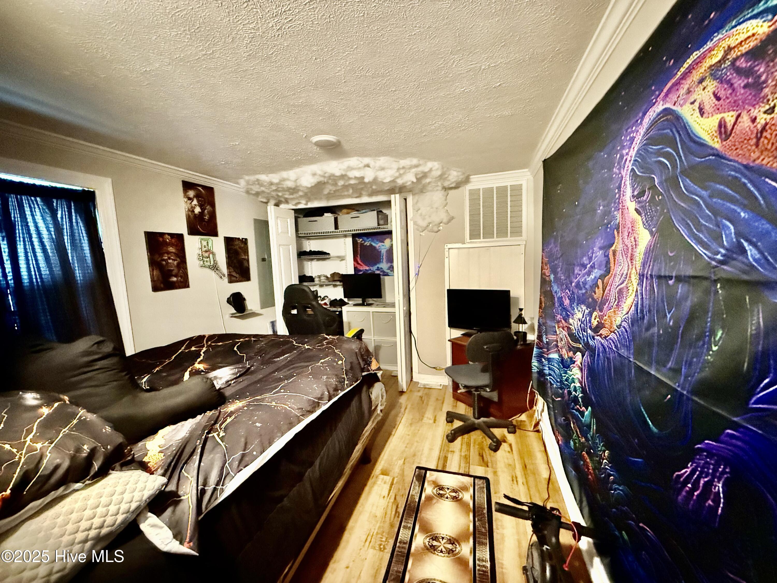 100514641 | Photo 21