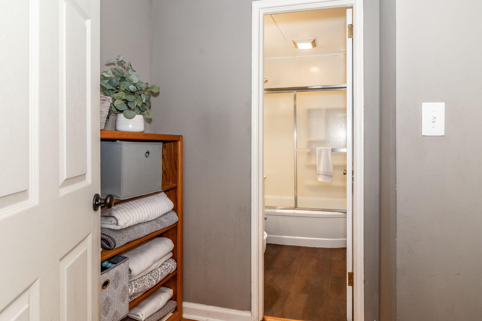 30-web-or-mls-542 HICKMAN RD ©-1176
