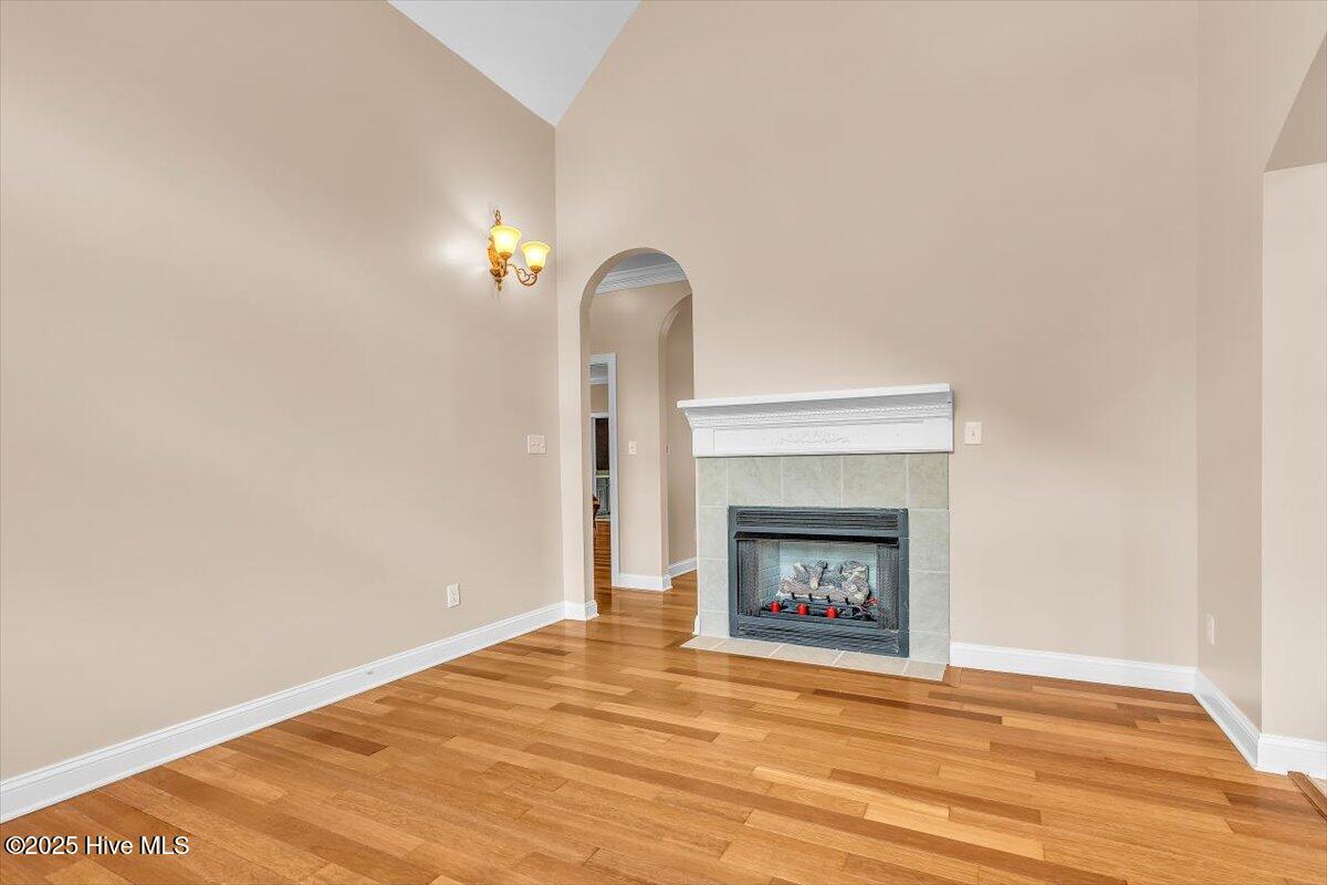 100534566 | Photo 60