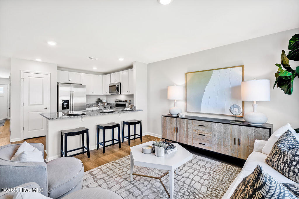 100557051 | Photo 17