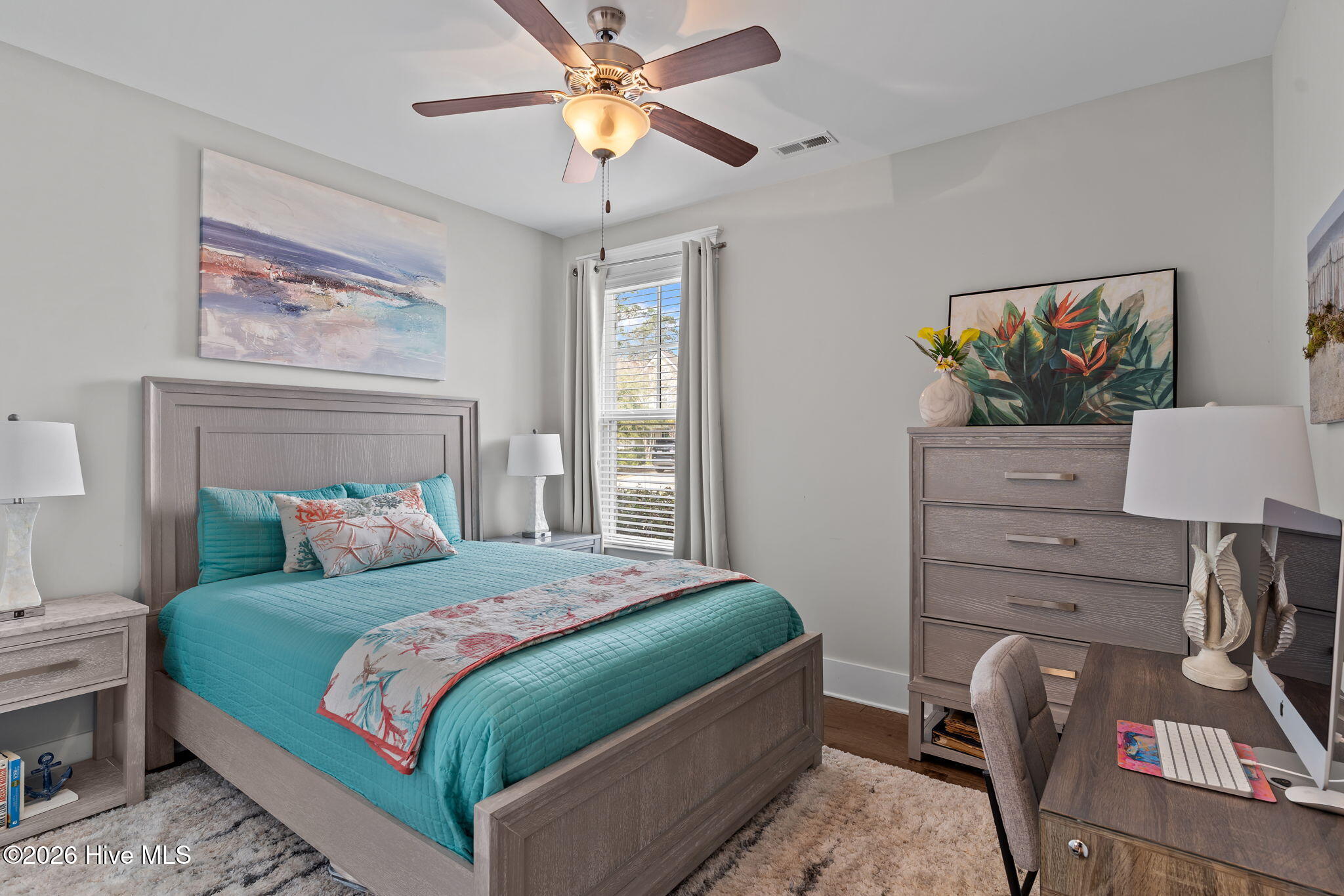 100559704 | Photo 26