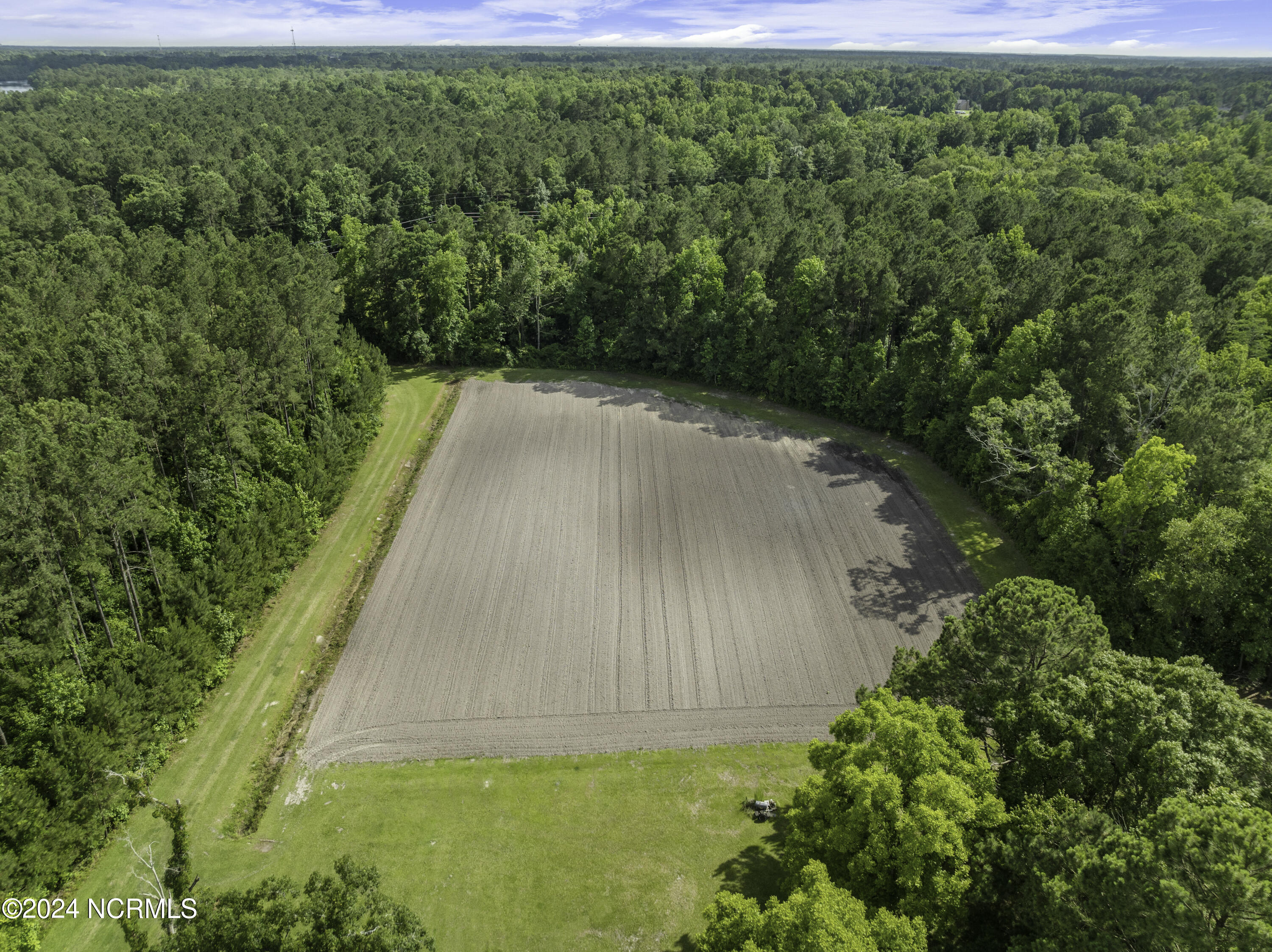 100524408 | Photo 14