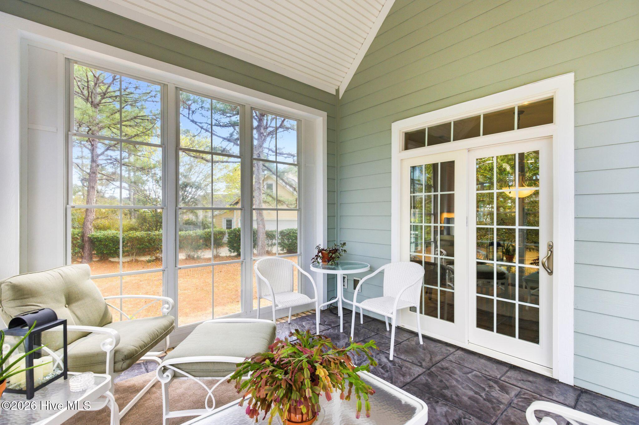 100564231 | Photo 56