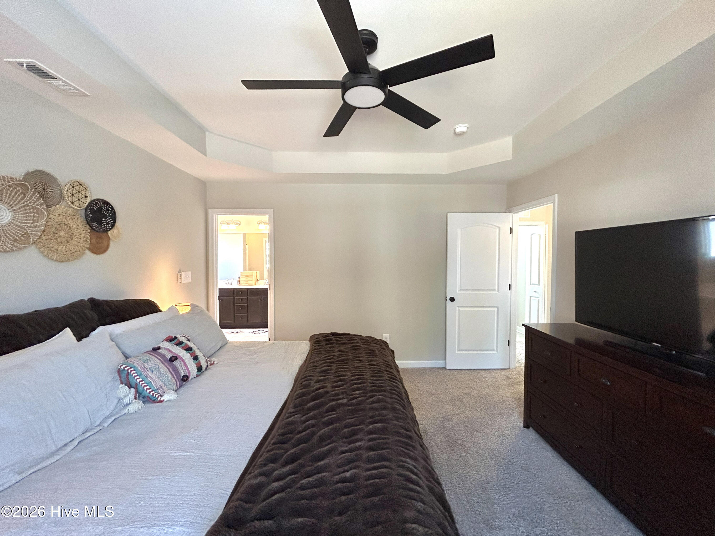 100557400 | Photo 37