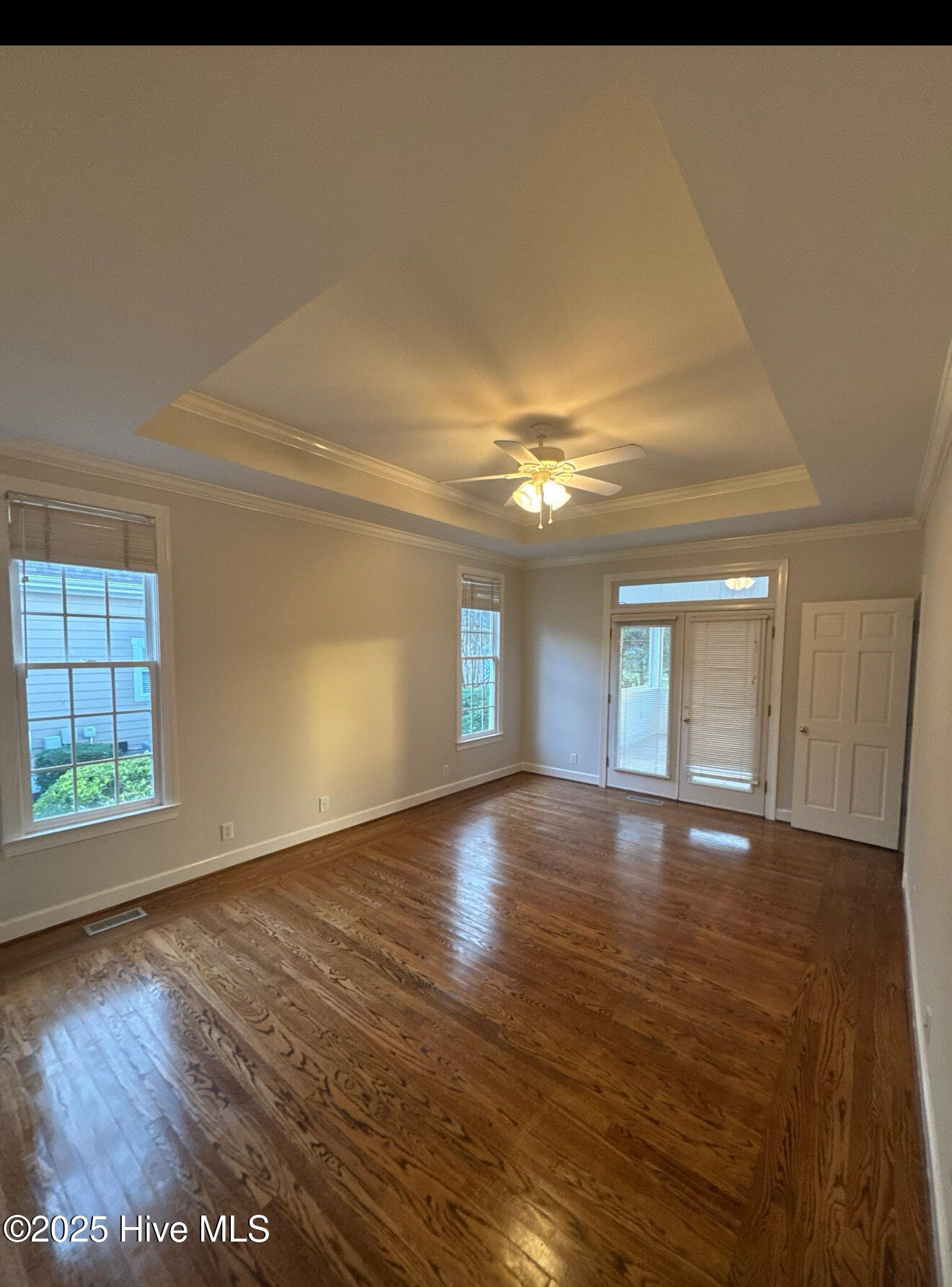 100536215 | Photo 49