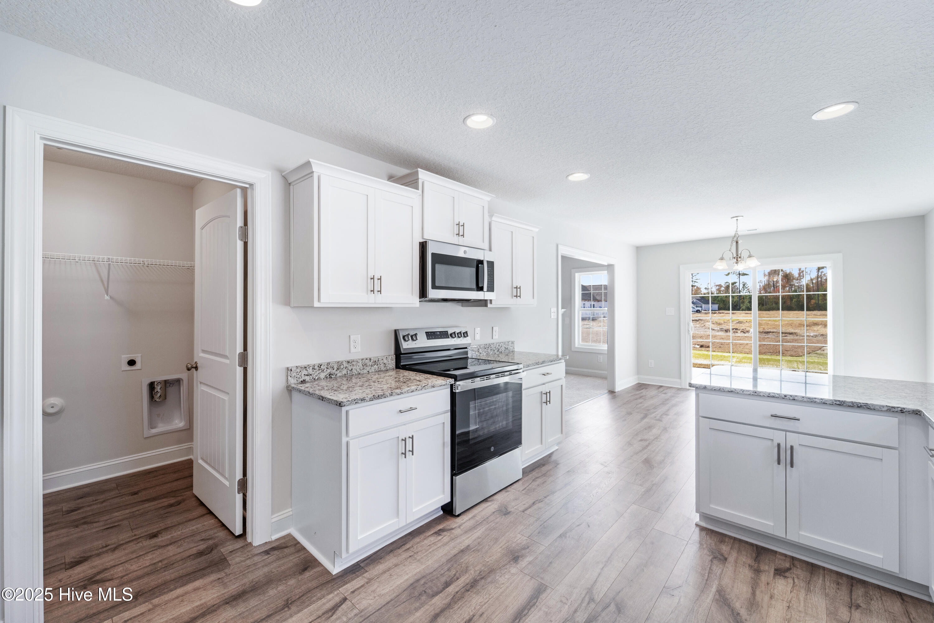 100493464 | Photo 16